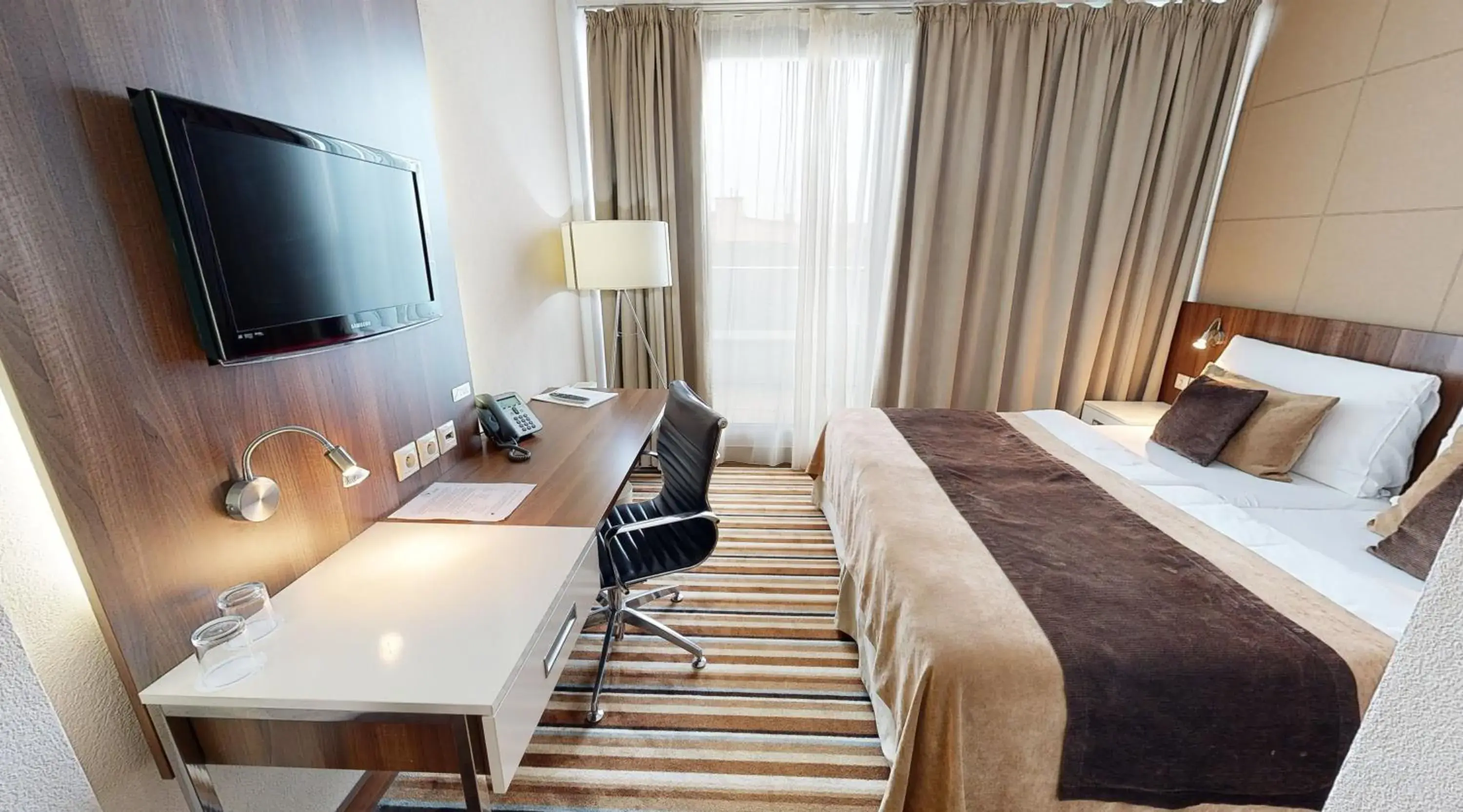 Deluxe Double Room with Balcony - single occupancy in Business Hotel Astrum Laus Deluxe Double Room with Balcony - single occupancy in Business Hotel Astrum Laus