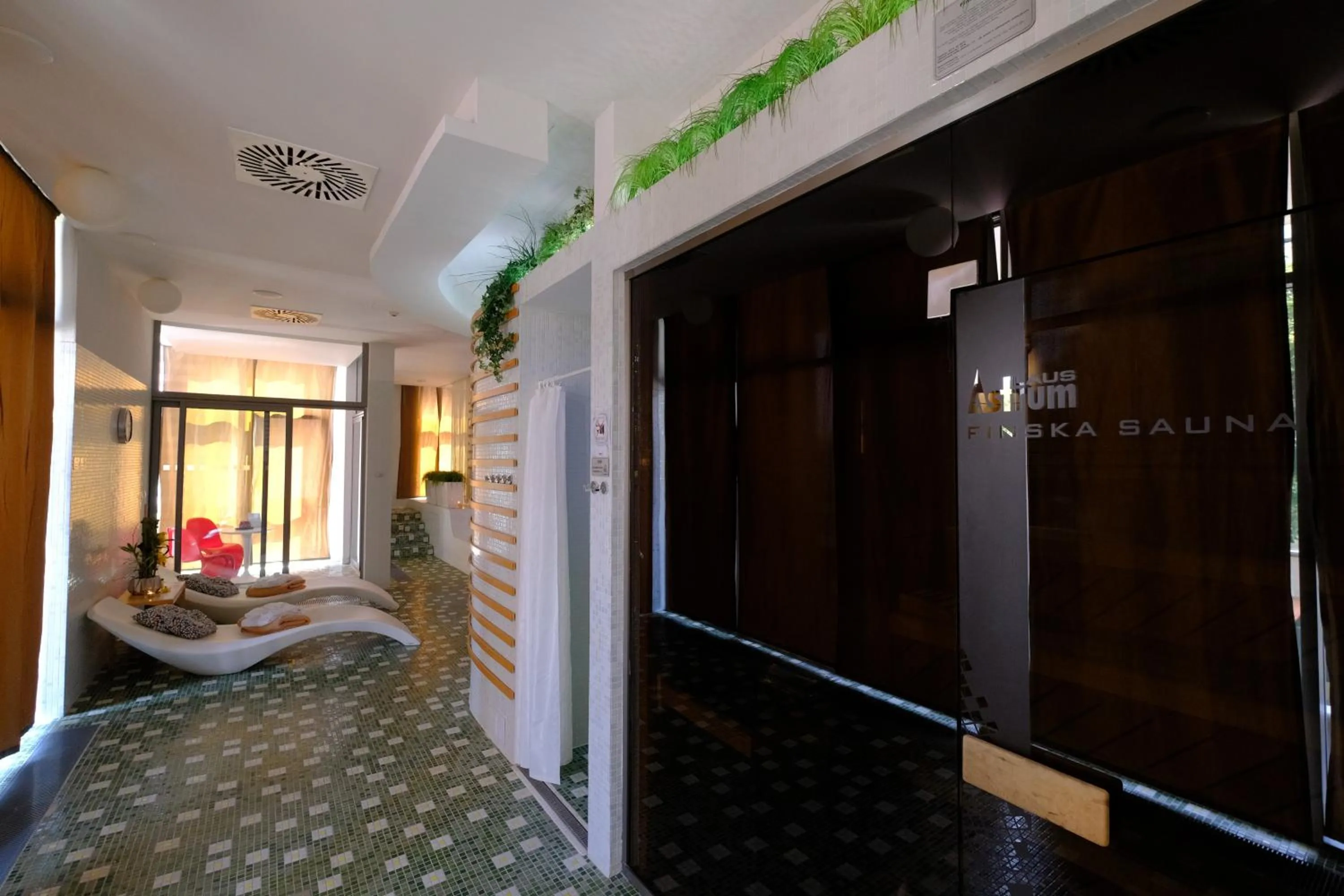 Hot Tub, Bed in Business Hotel Astrum Laus