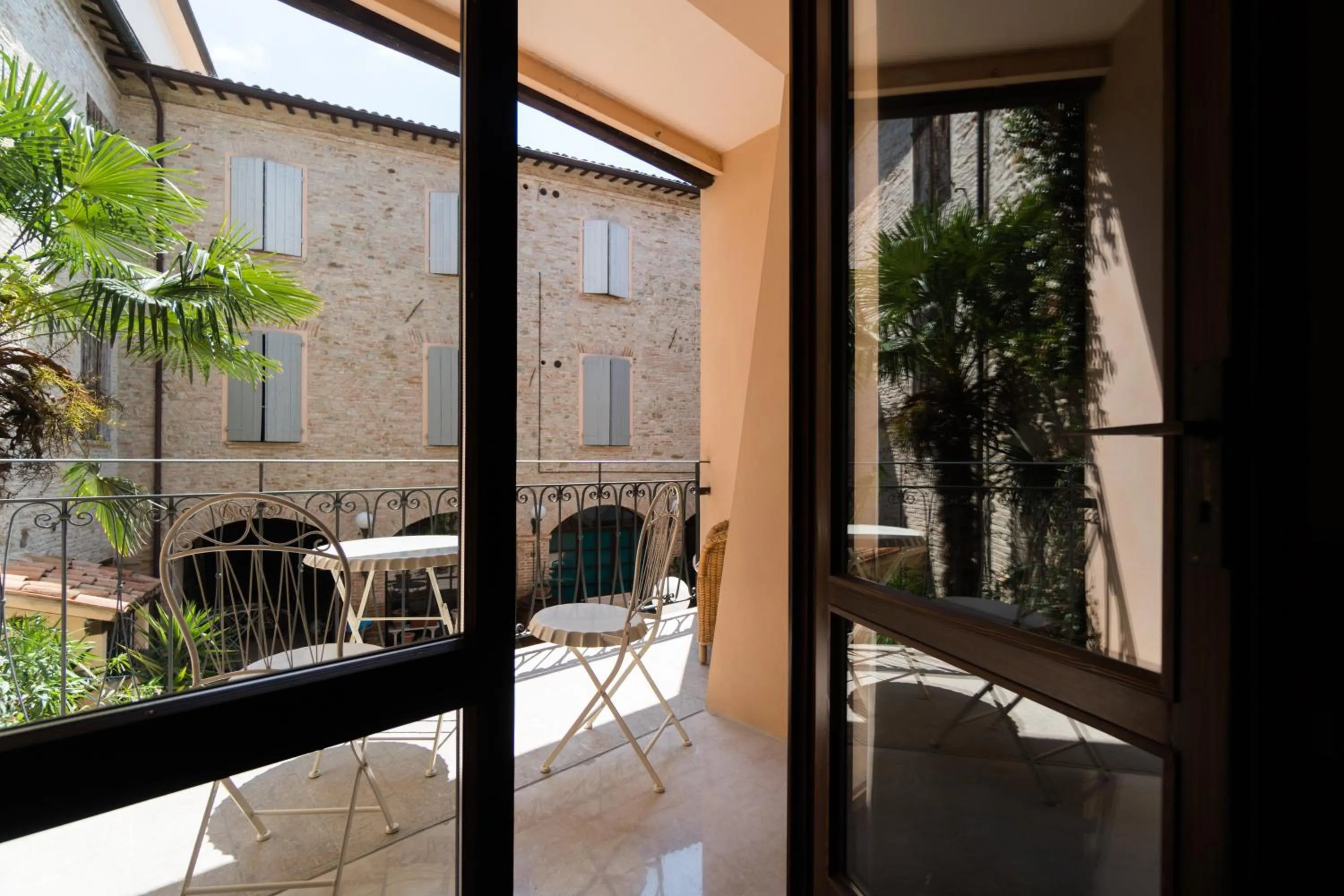 Inner courtyard view in Relais B&B Corte Dei Turchi