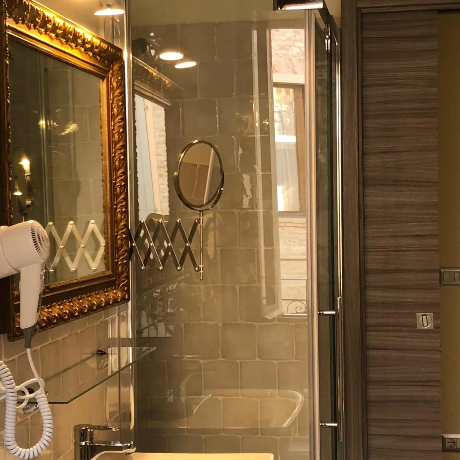 Shower in Relais B&B Corte Dei Turchi