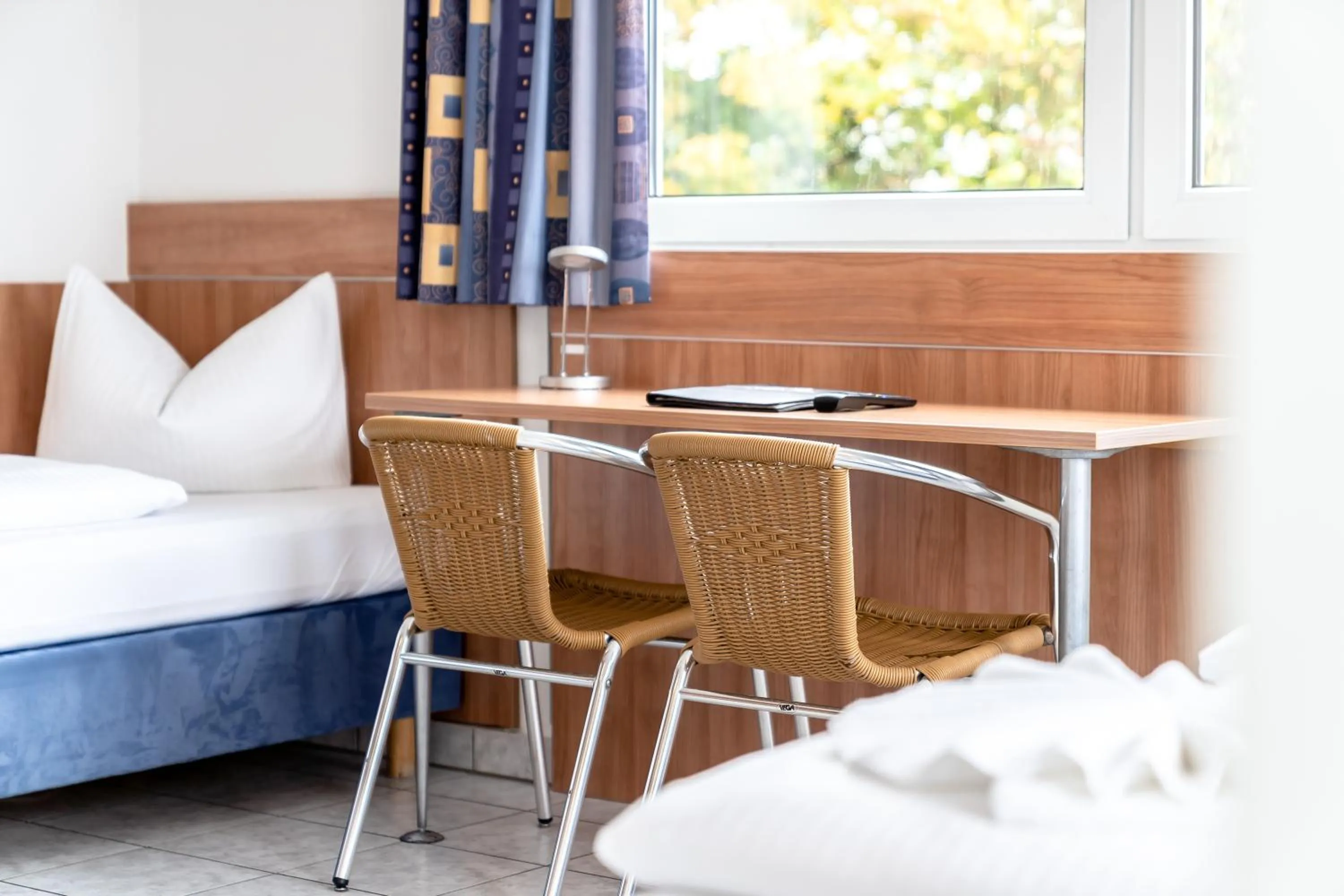 Seating area, Bed in Hotel Fresh INN