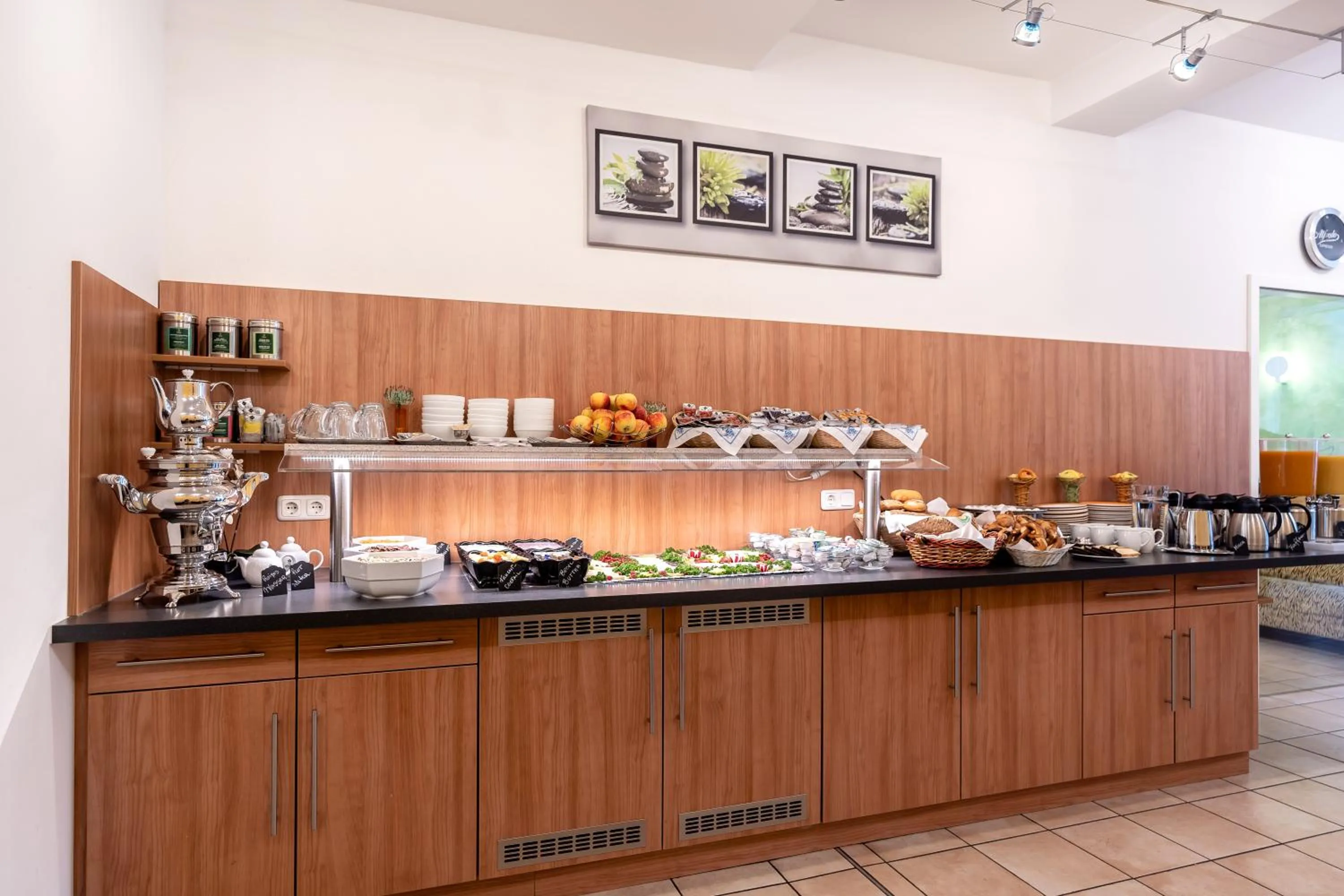 Food in Hotel Fresh INN