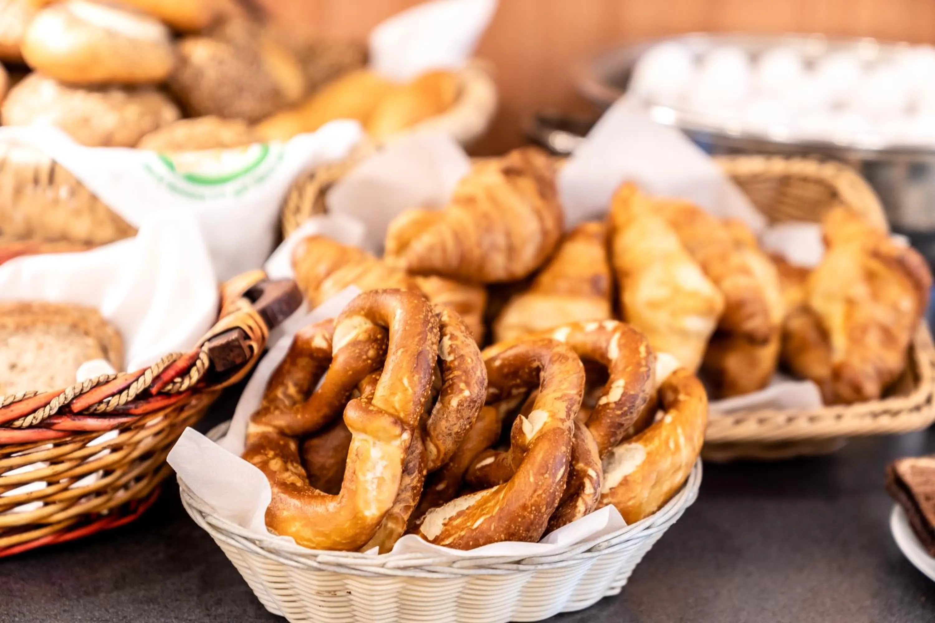 Food and drinks in Hotel Fresh INN