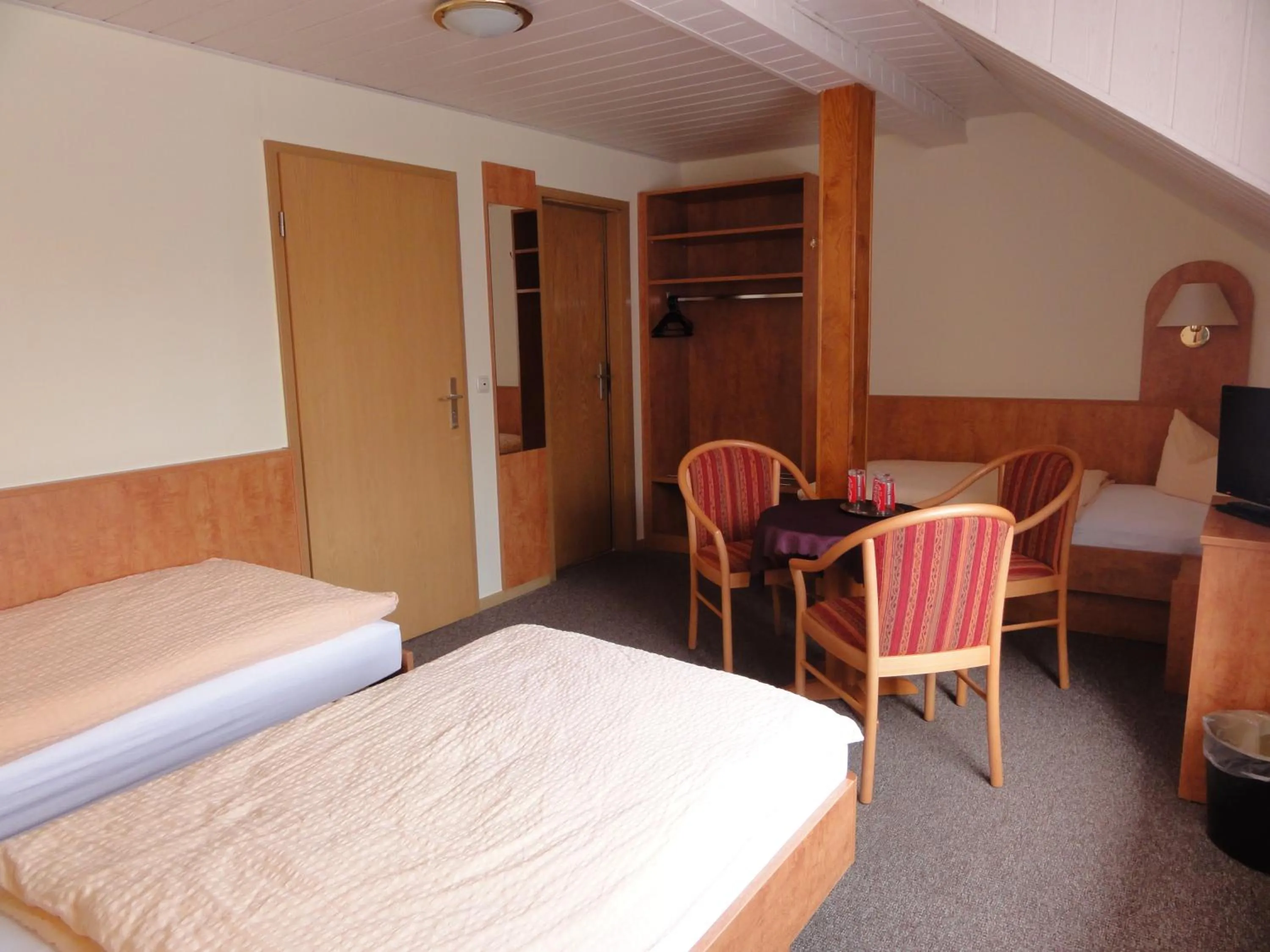 Photo of the whole room, Bed in Hotel Garni zu Melchendorf