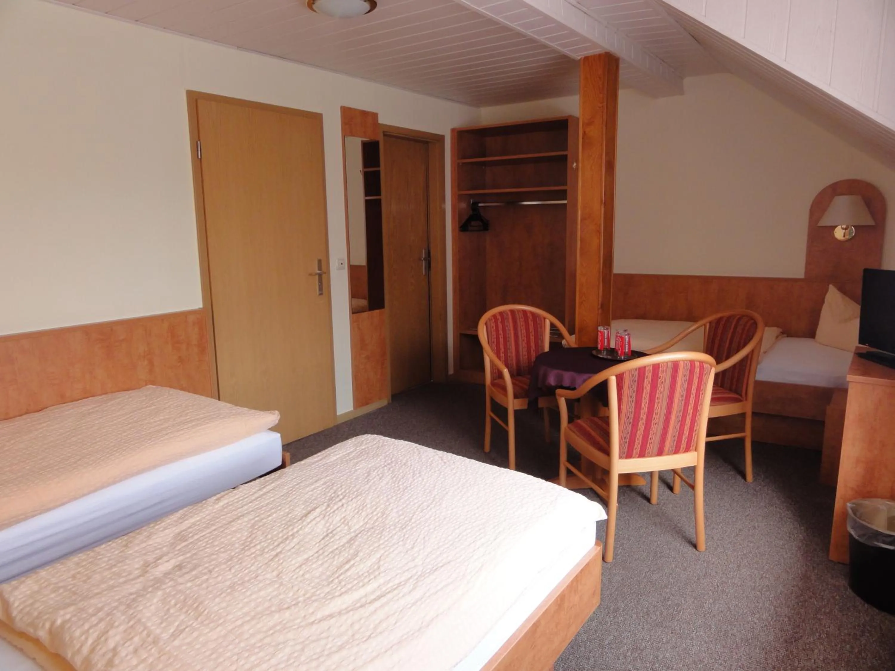 Photo of the whole room, Bed in Hotel Garni zu Melchendorf