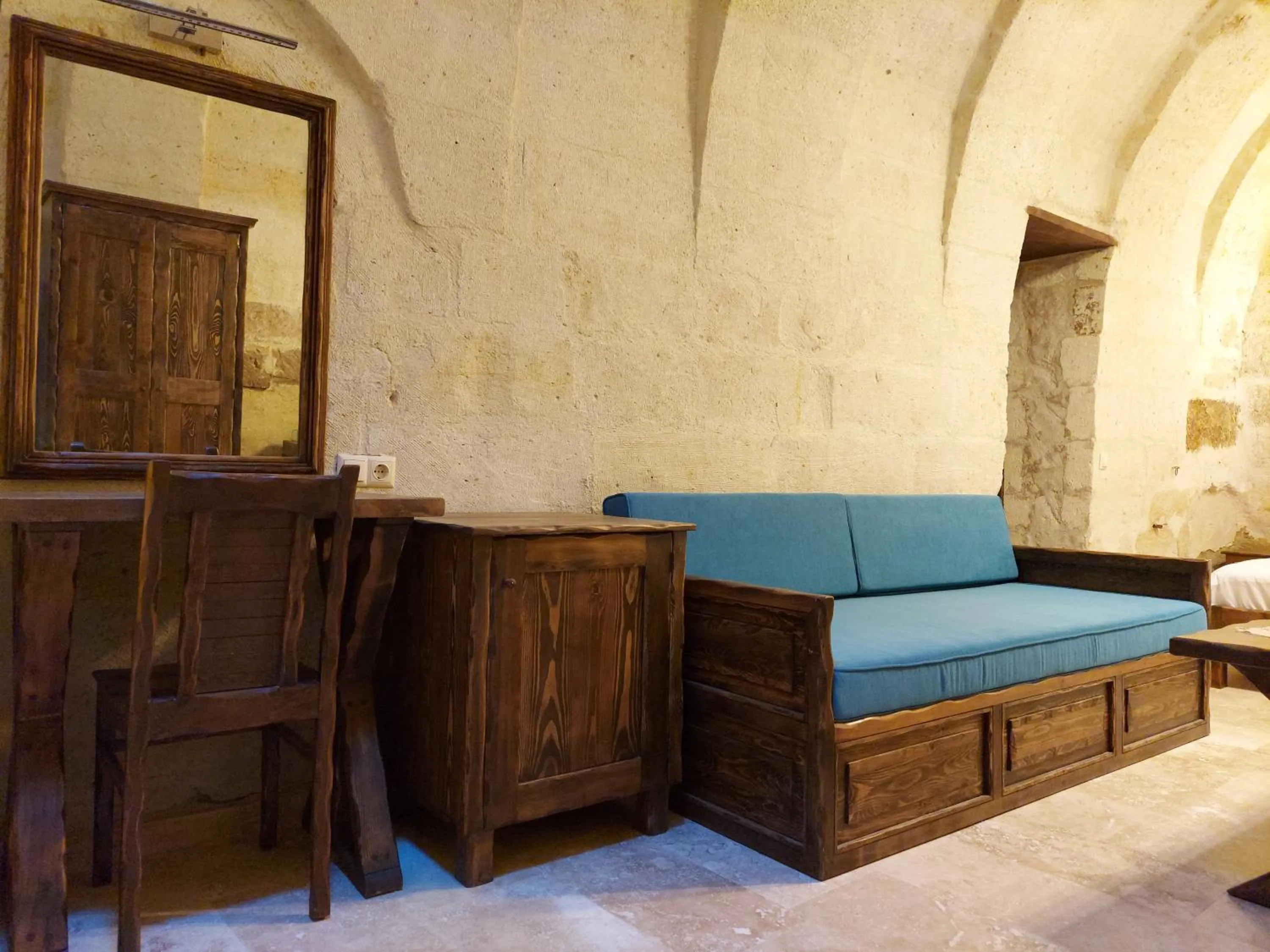 Seating area in ARMEsos Cave Hotel
