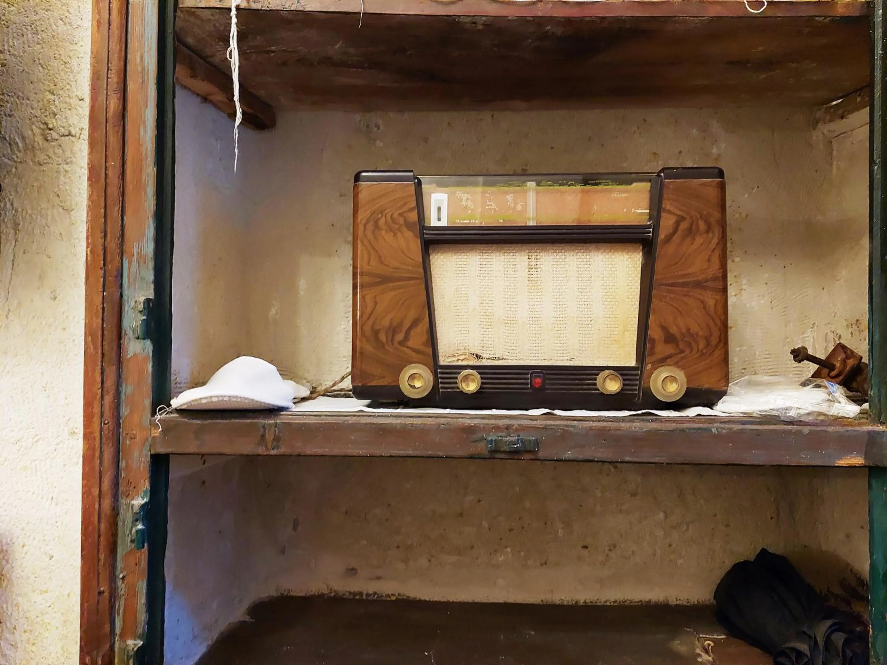 Decorative detail in ARMEsos Cave Hotel