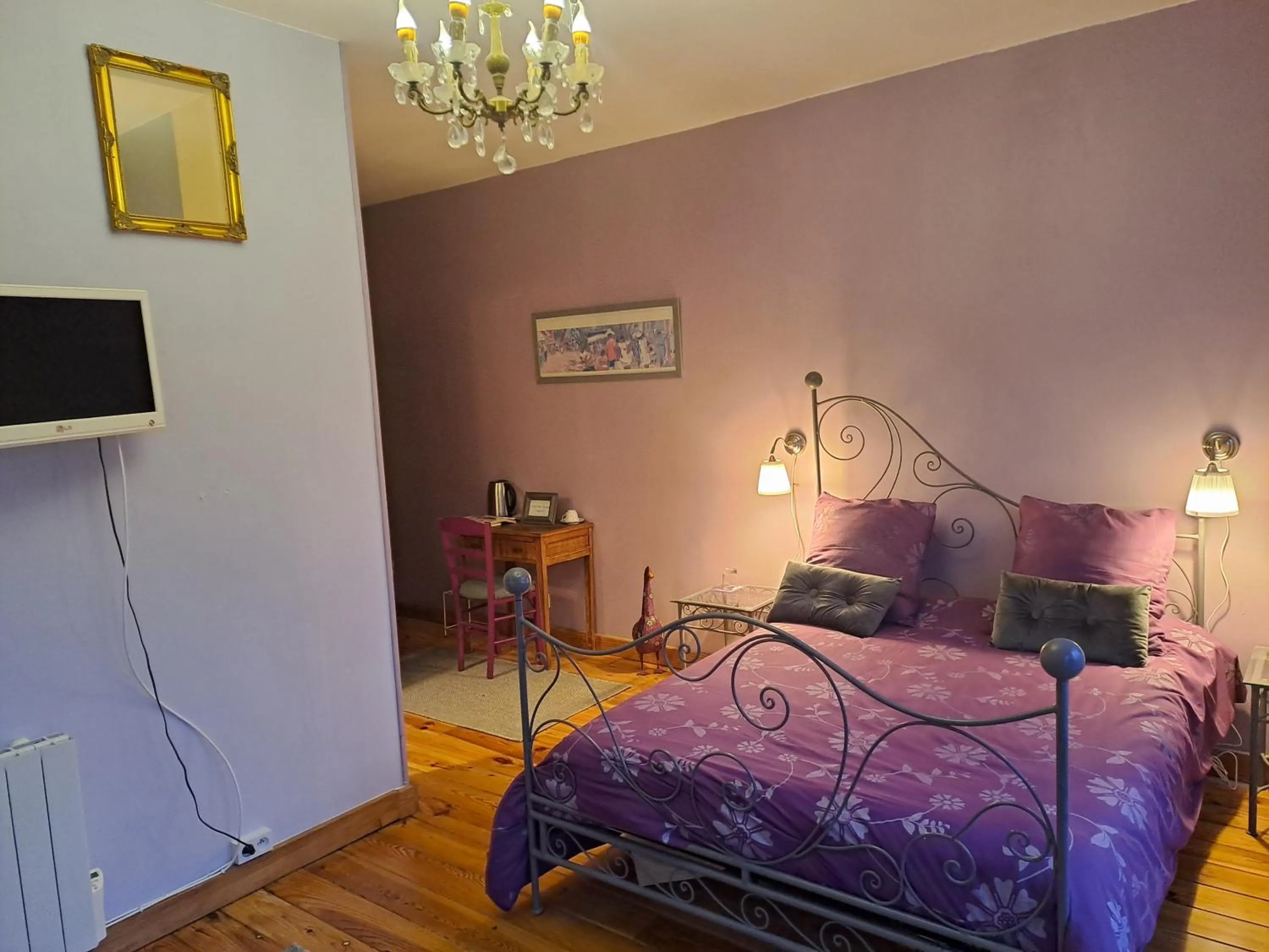 Photo of the whole room, Bed in La Cadournaise