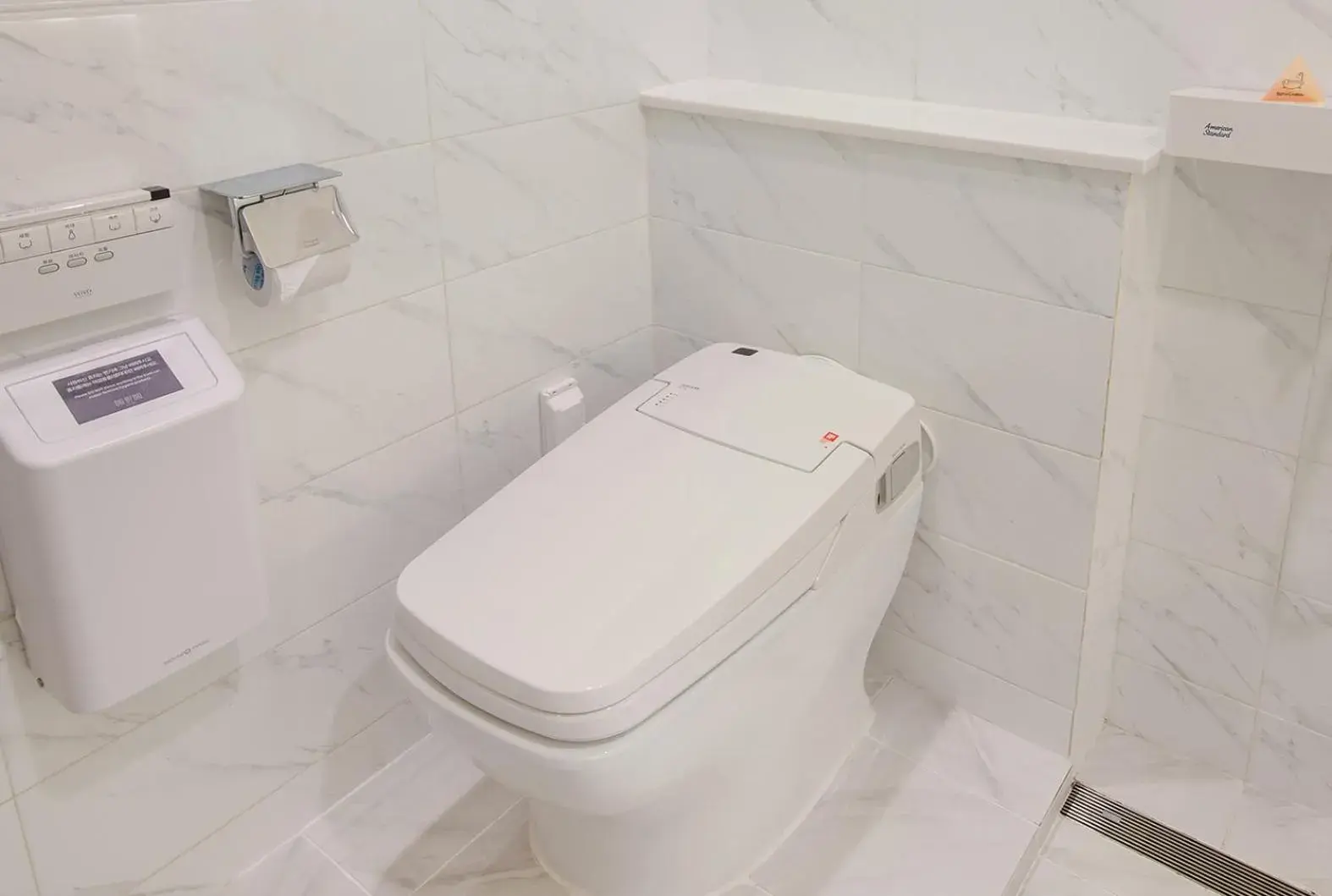 BLO BY BLO HOTEL BLO BY BLO HOTEL