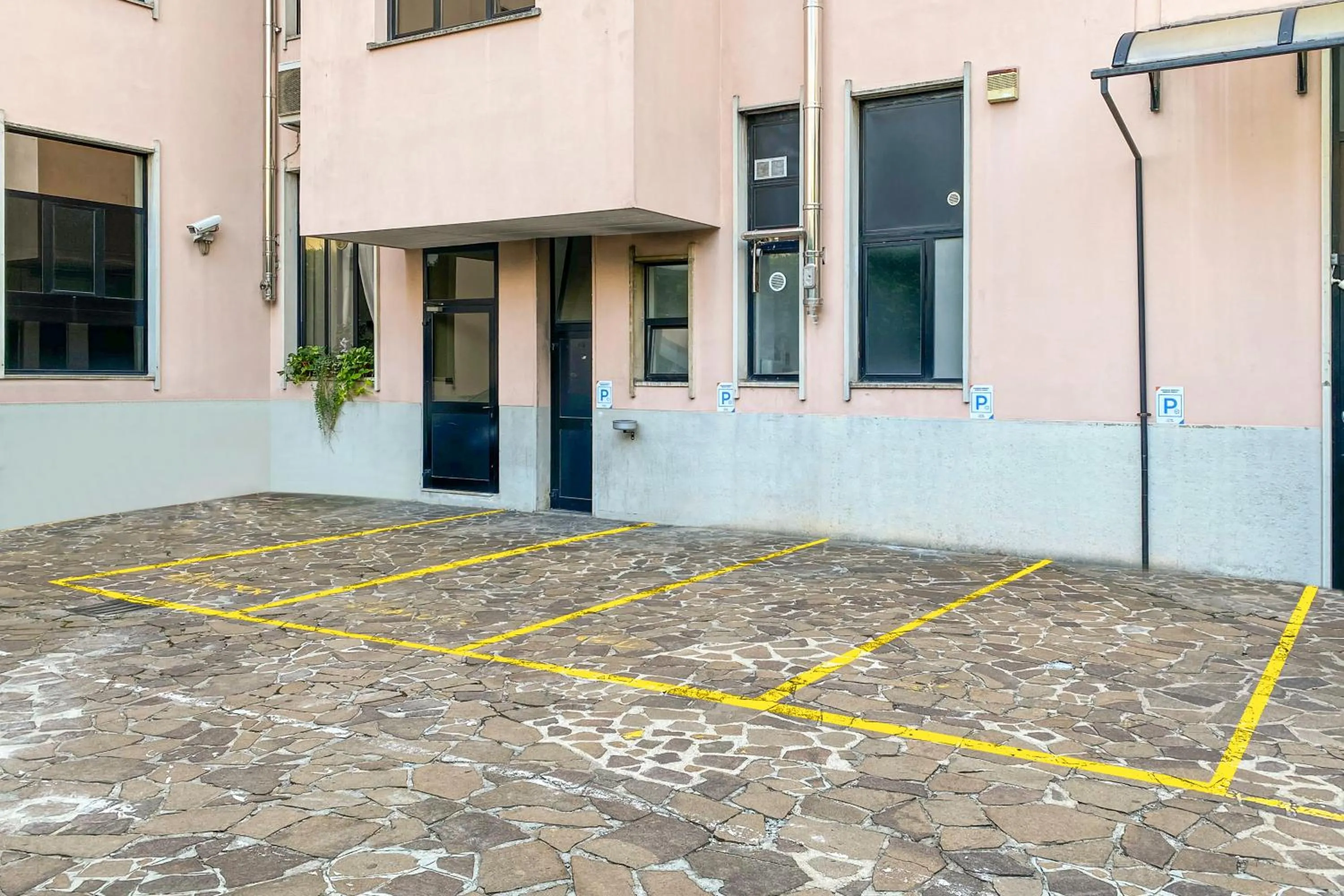 Parking in Casa da Suite Mirabello