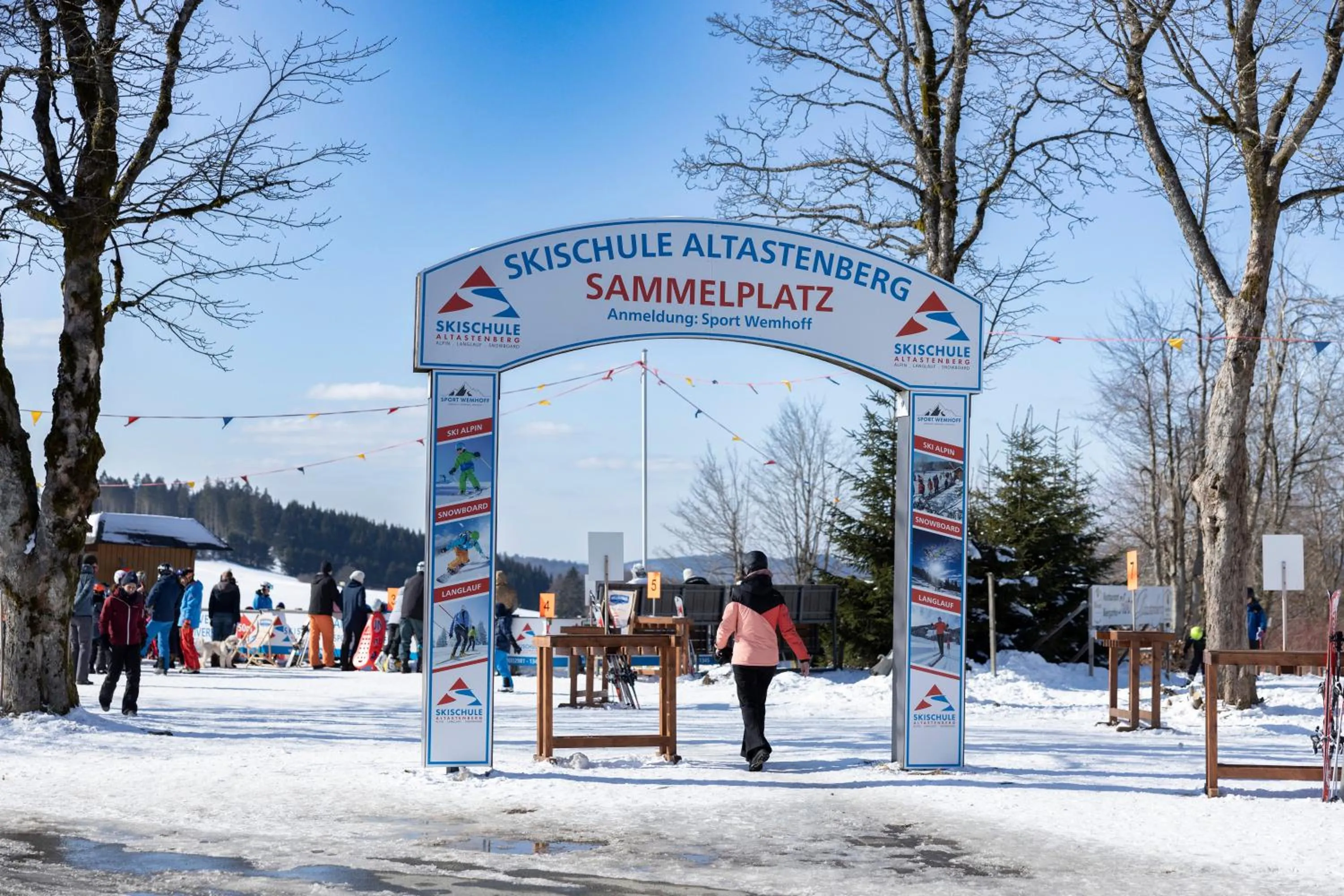 Ski School in Astenblick Apartments Winterberg with sauna