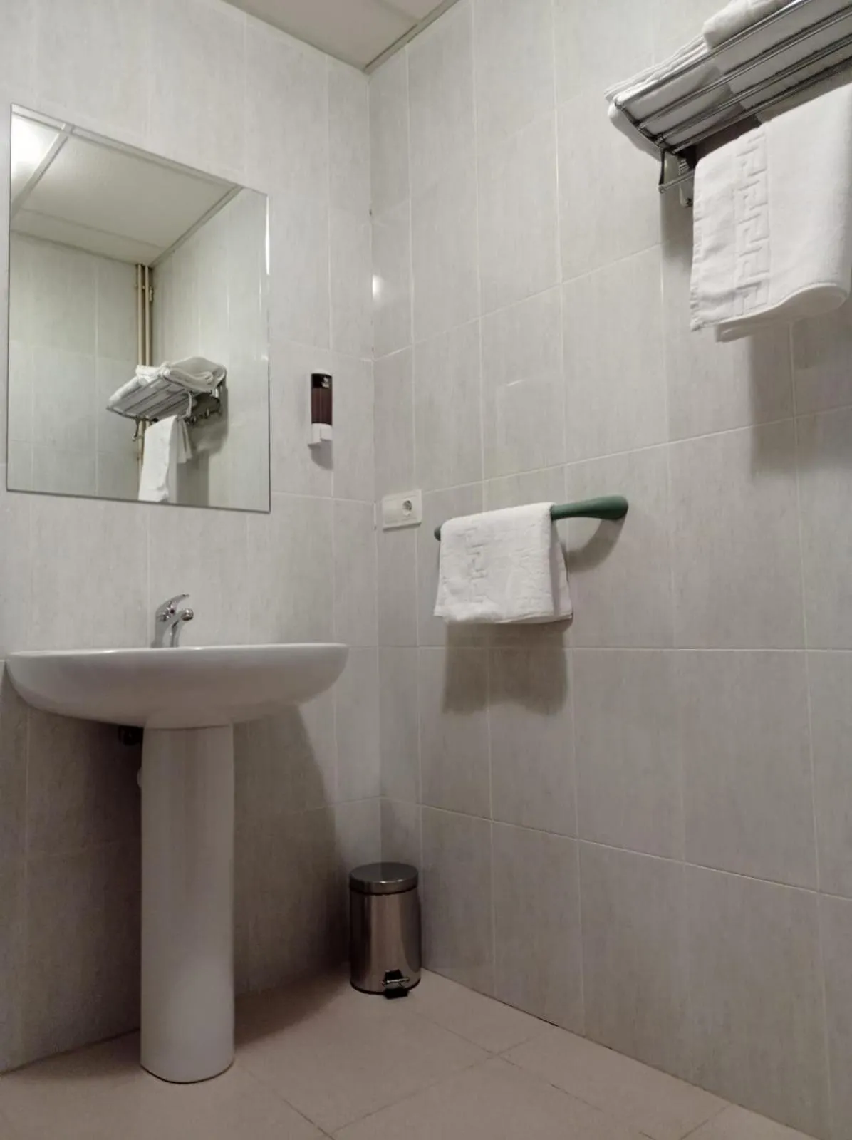 Bathroom in Hostal Brin