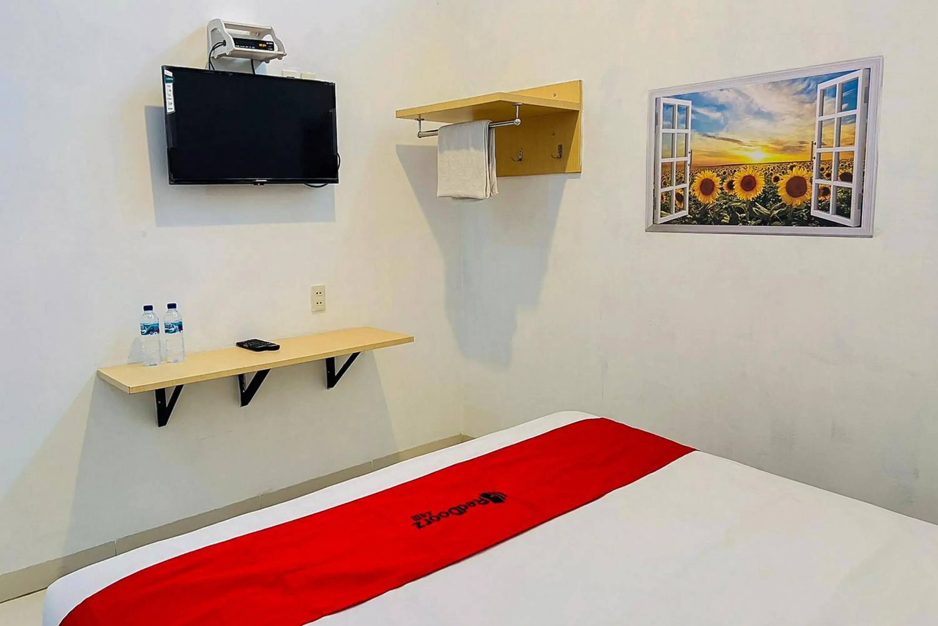 Bedroom, Bed in RedDoorz At Damai Guest House Kabanjahe Bedroom, Bed in RedDoorz At Damai Guest House Kabanjahe