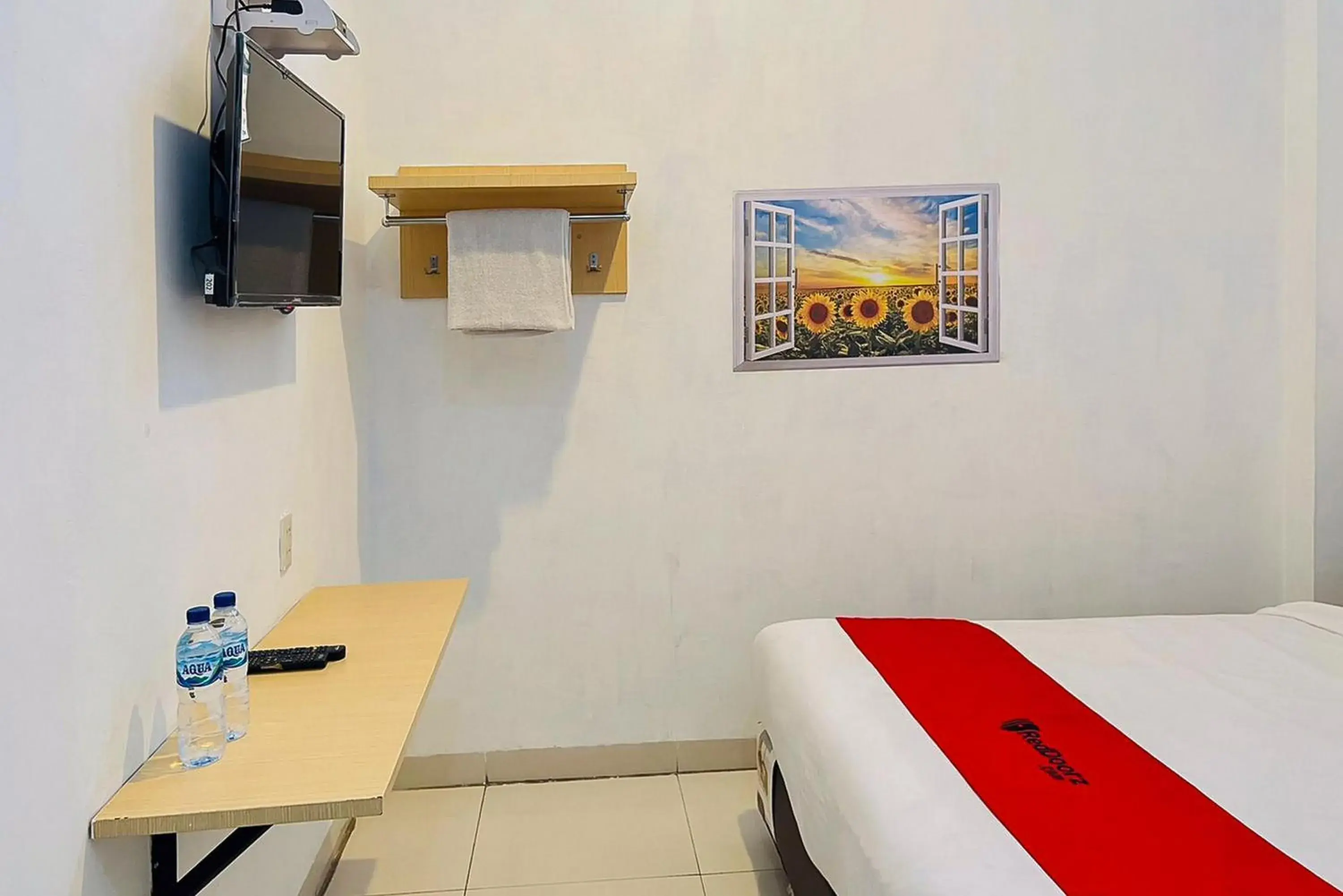 Bed in RedDoorz At Damai Guest House Kabanjahe Bed in RedDoorz At Damai Guest House Kabanjahe