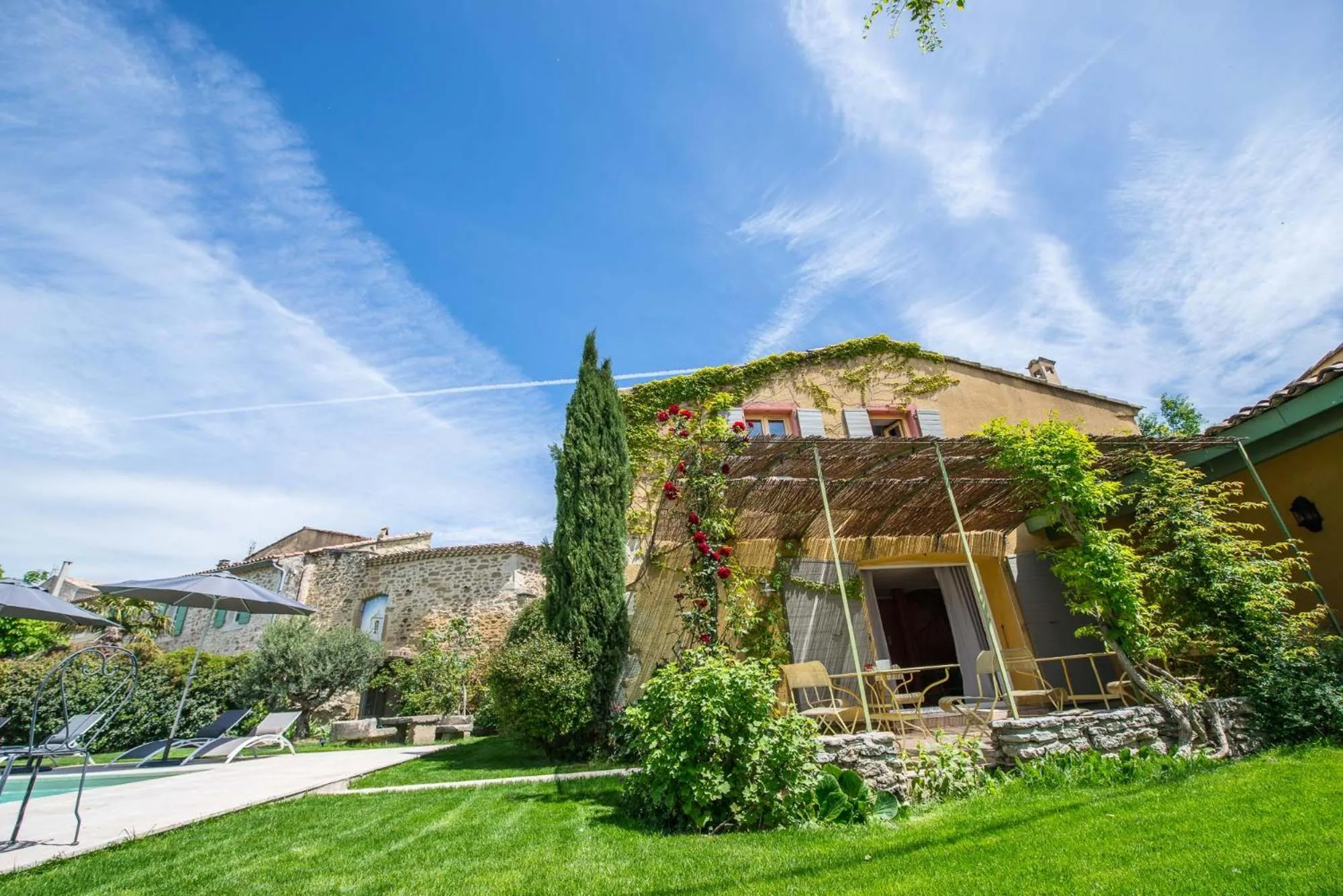 Property building in La Demeure de Cybèle - Gite de charme pour 10 personnes en Drôme Provençale
