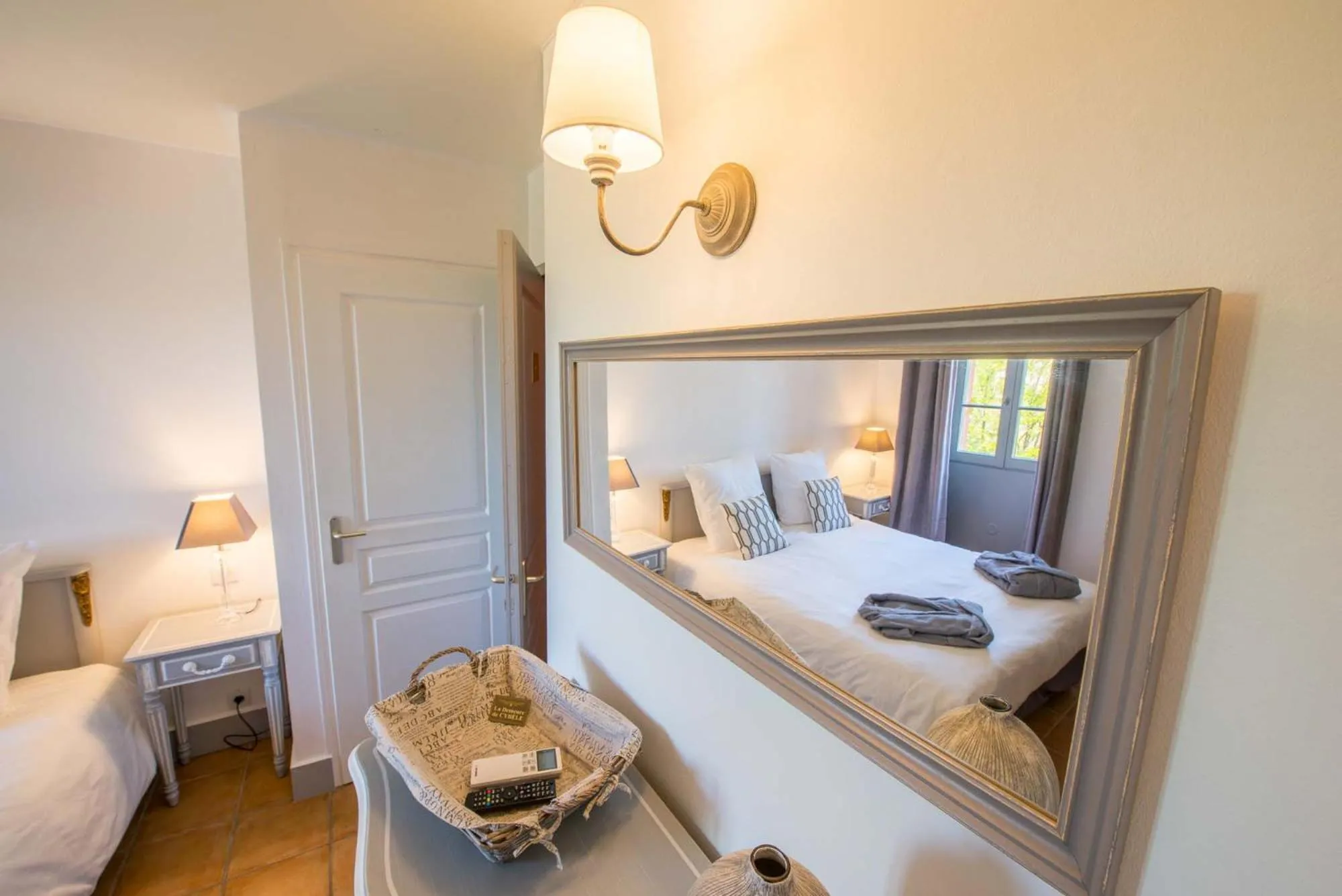 Bed in La Demeure de Cybèle - Gite de charme pour 10 personnes en Drôme Provençale