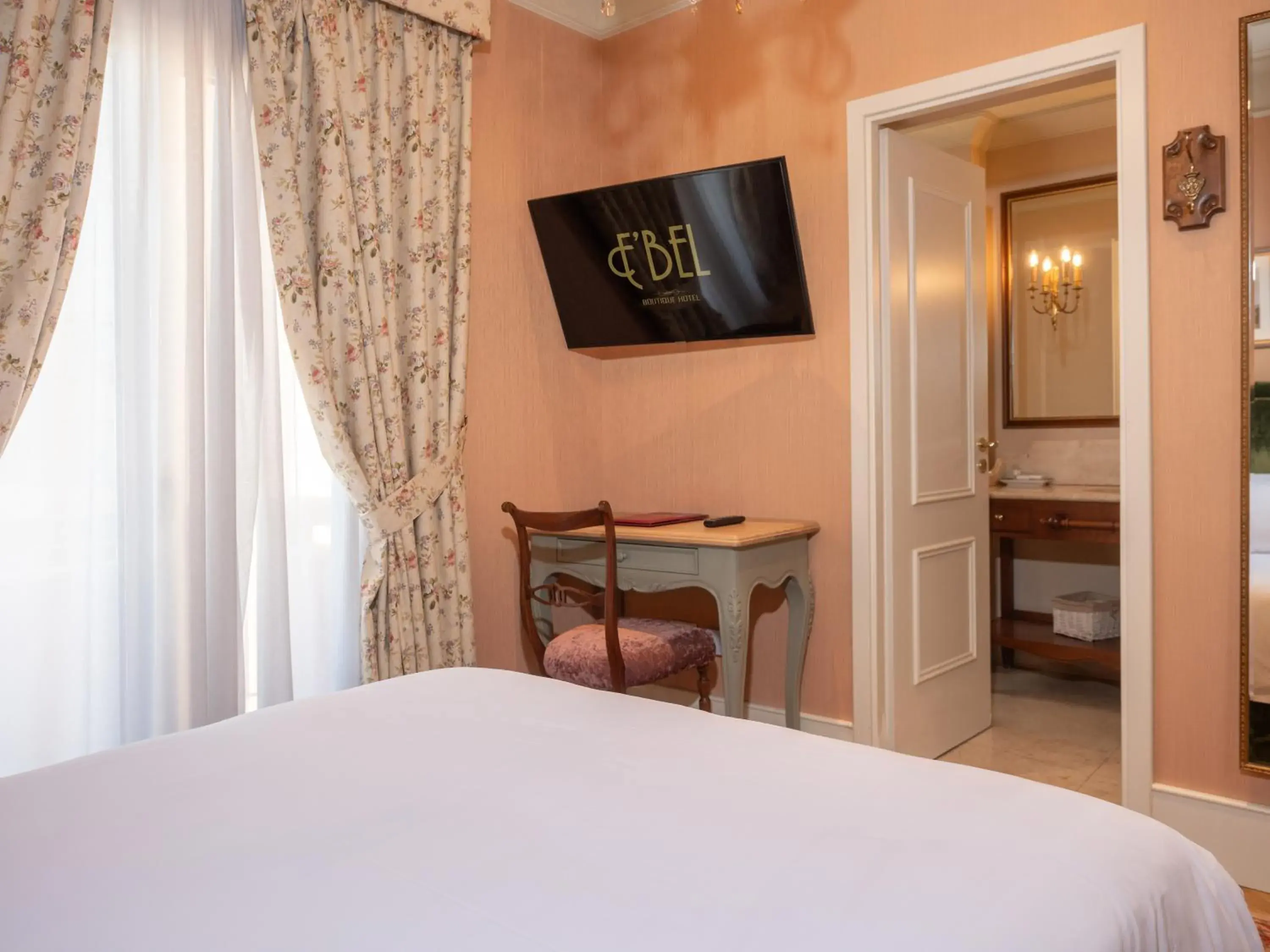 Queen Room - single occupancy in Ebel Boutique Hotel Queen Room - single occupancy in Ebel Boutique Hotel