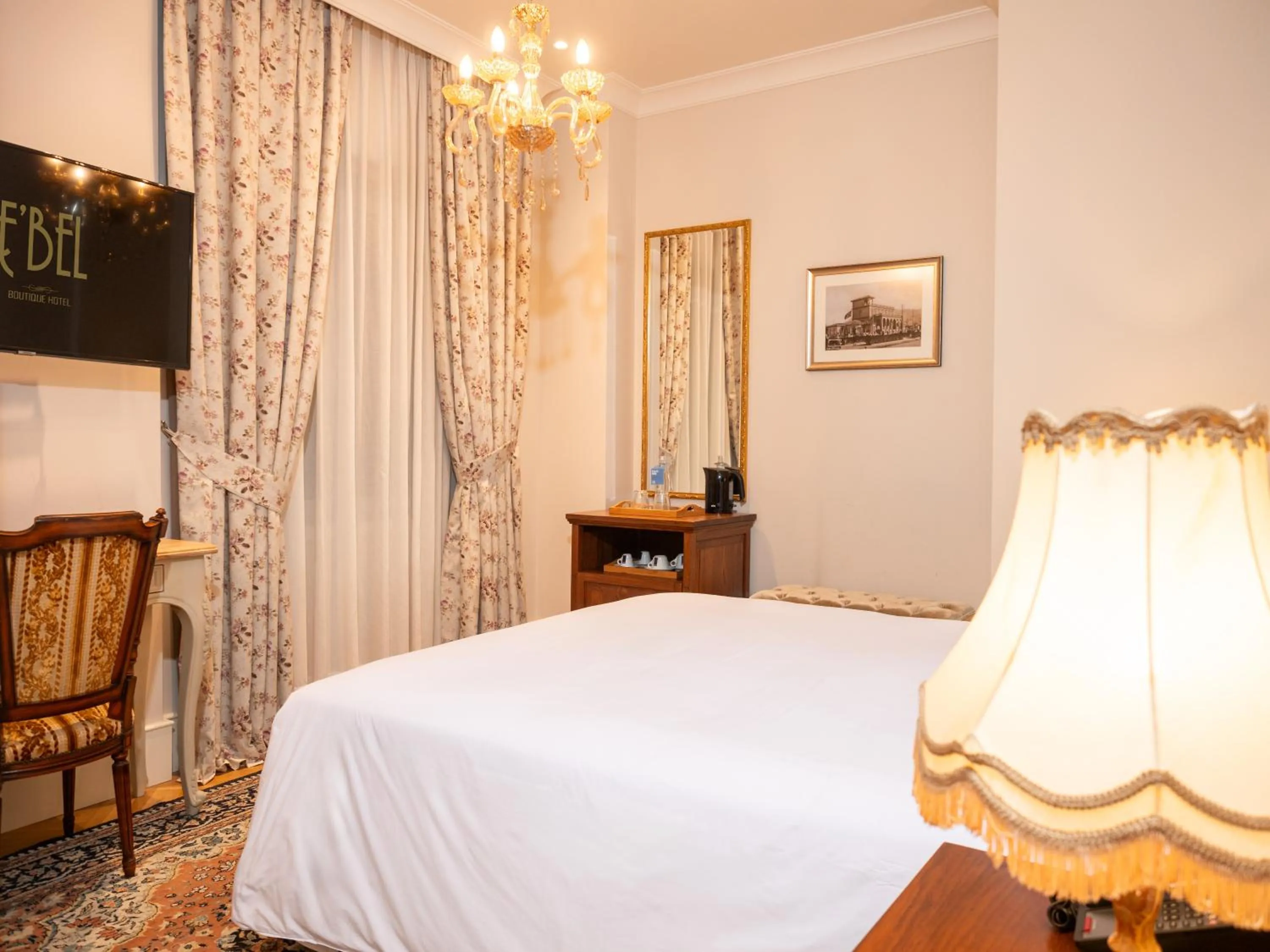 Photo of the whole room, Bed in Ebel Boutique Hotel