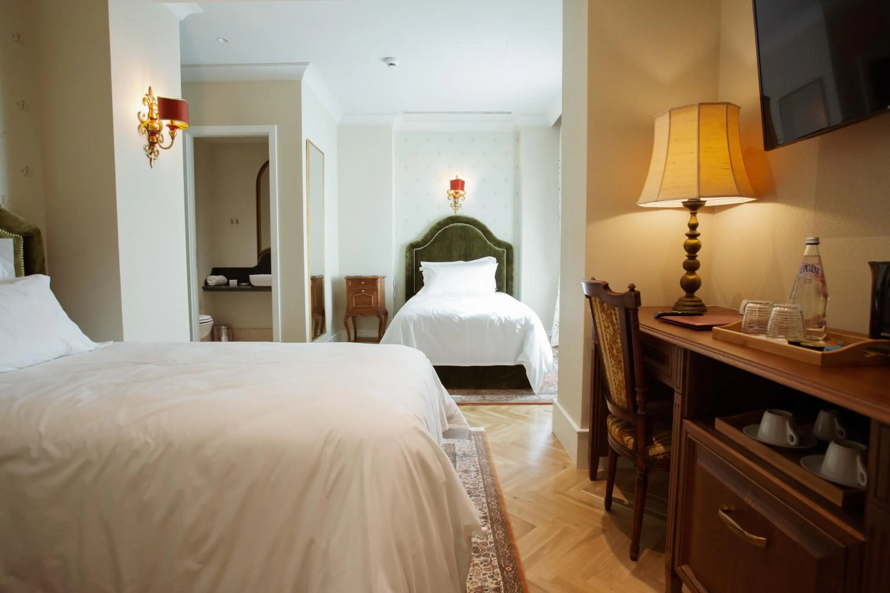 Bedroom, Bed in Ebel Boutique Hotel