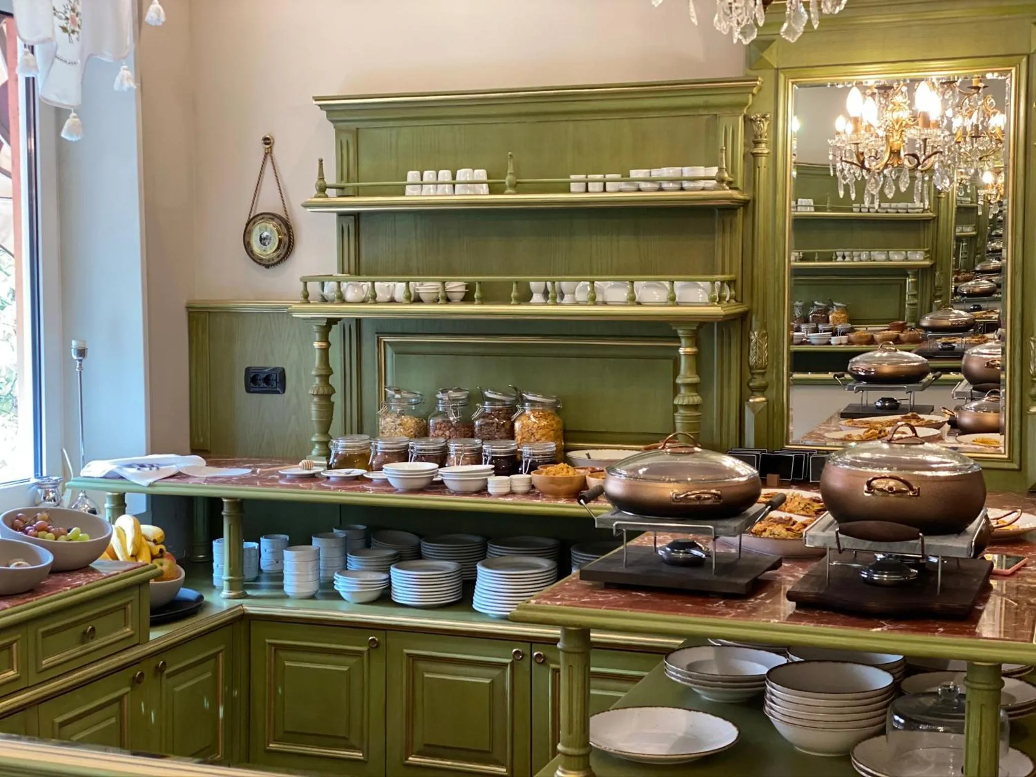 Restaurant/places to eat in Ebel Boutique Hotel