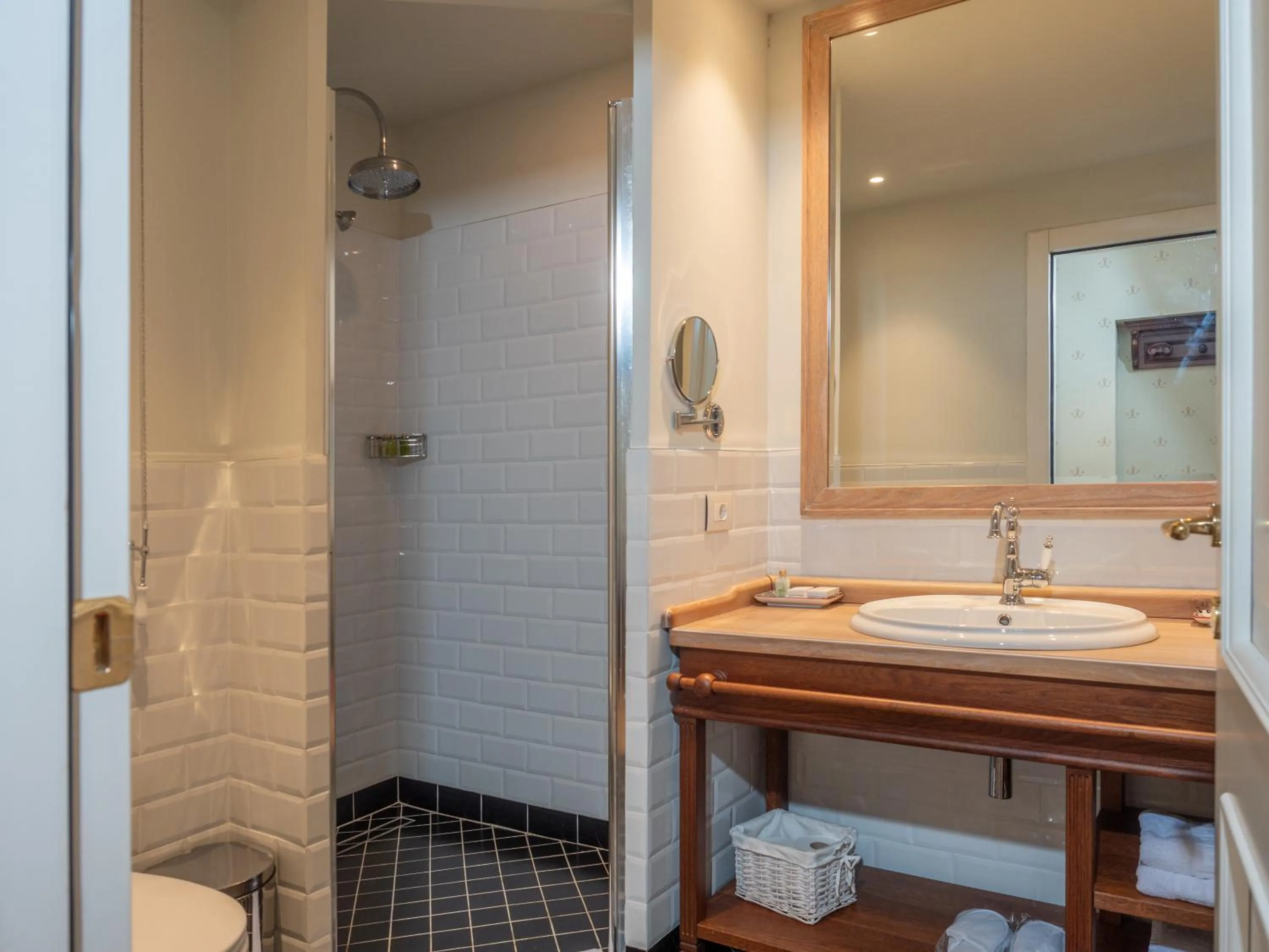 Shower in Ebel Boutique Hotel