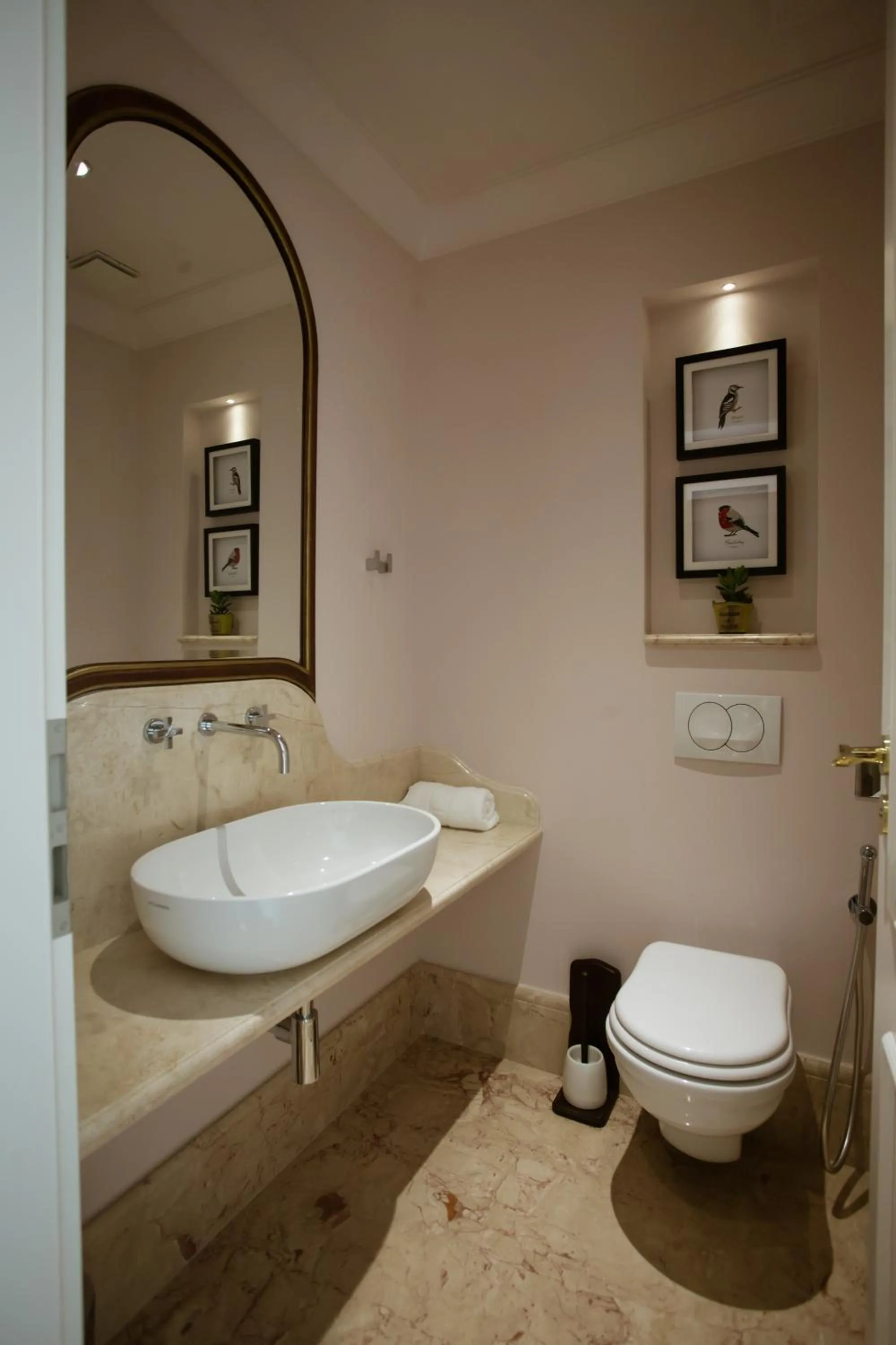 Toilet in Ebel Boutique Hotel