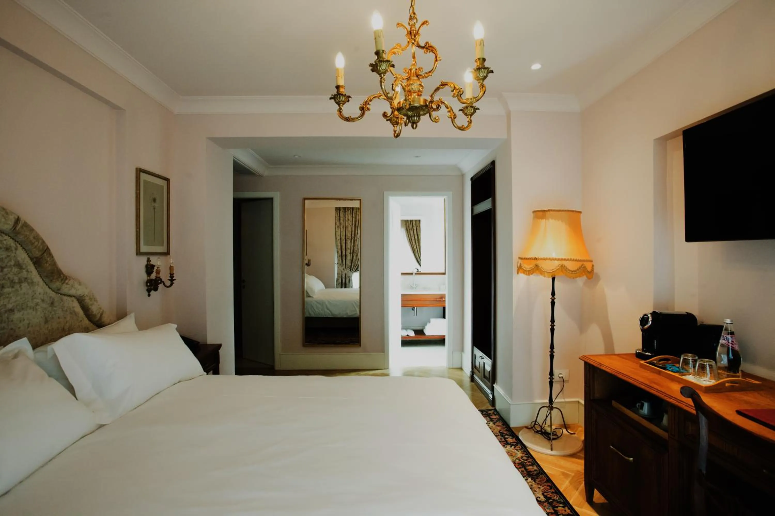 Photo of the whole room, Bed in Ebel Boutique Hotel