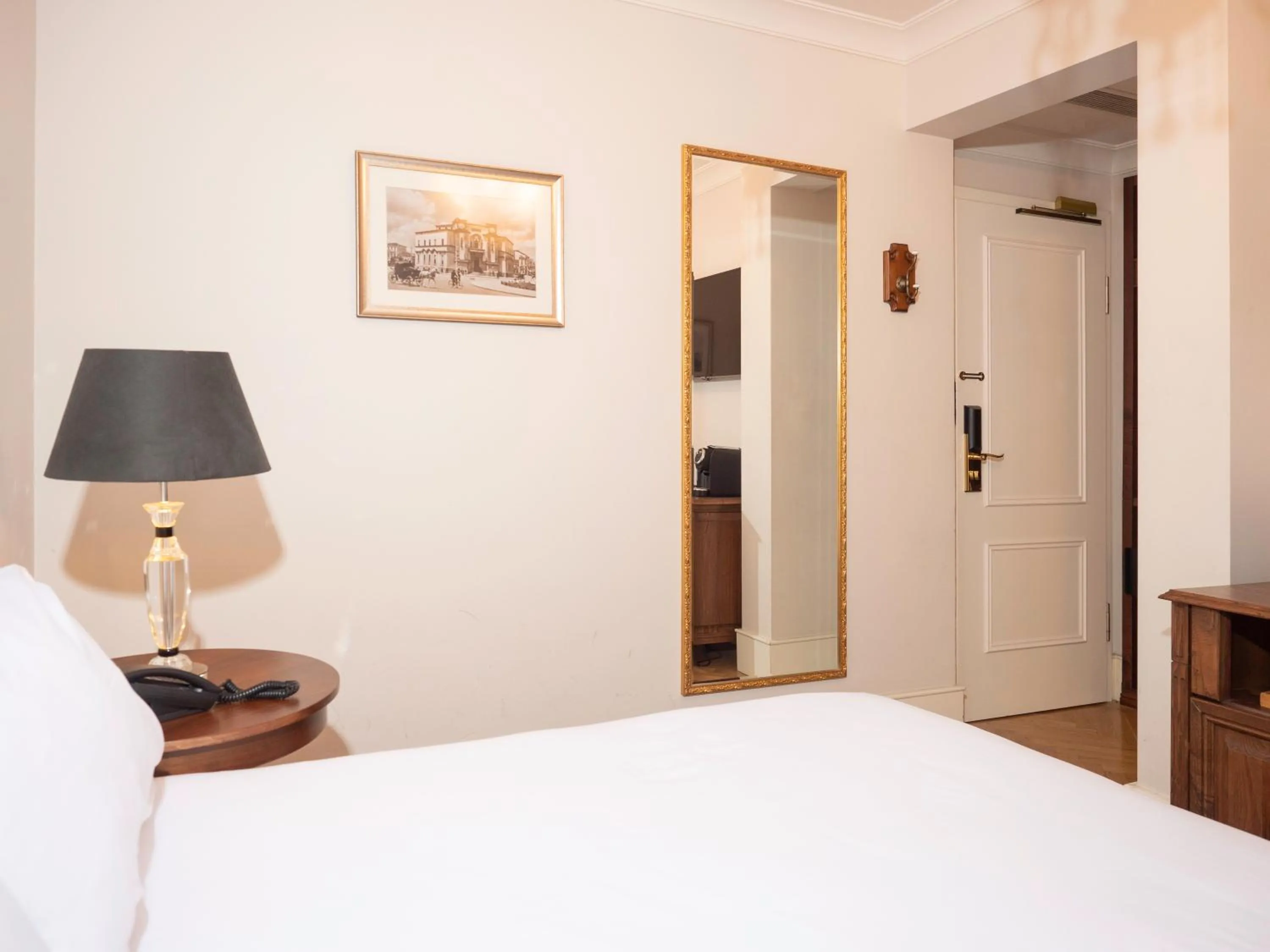 Photo of the whole room, Bed in Ebel Boutique Hotel