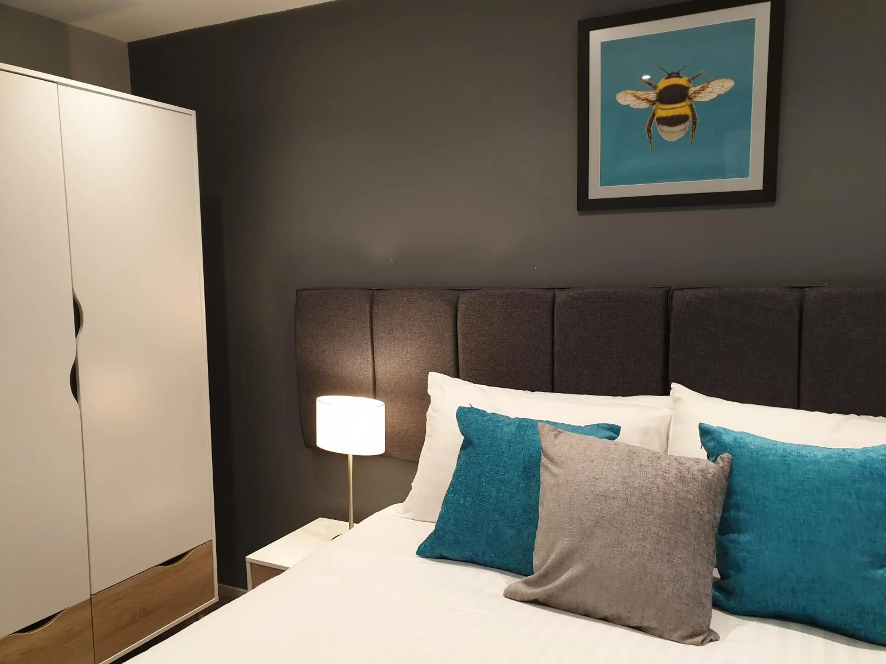 Bed in The Spires Serviced Apartments Cardiff Bed in The Spires Serviced Apartments Cardiff