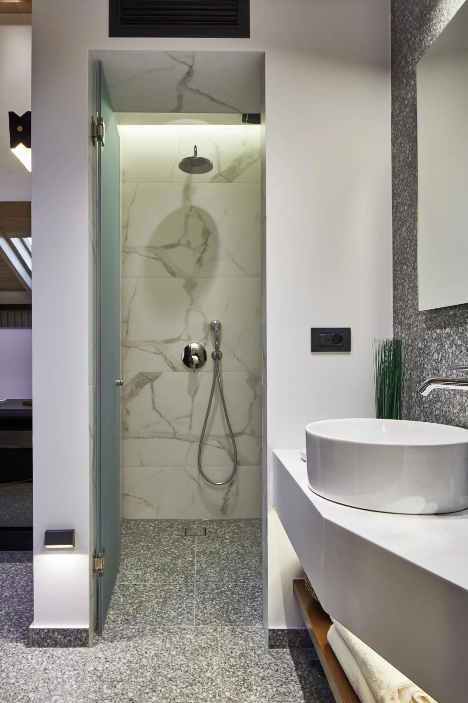 Shower in Λιθεία-Lithia