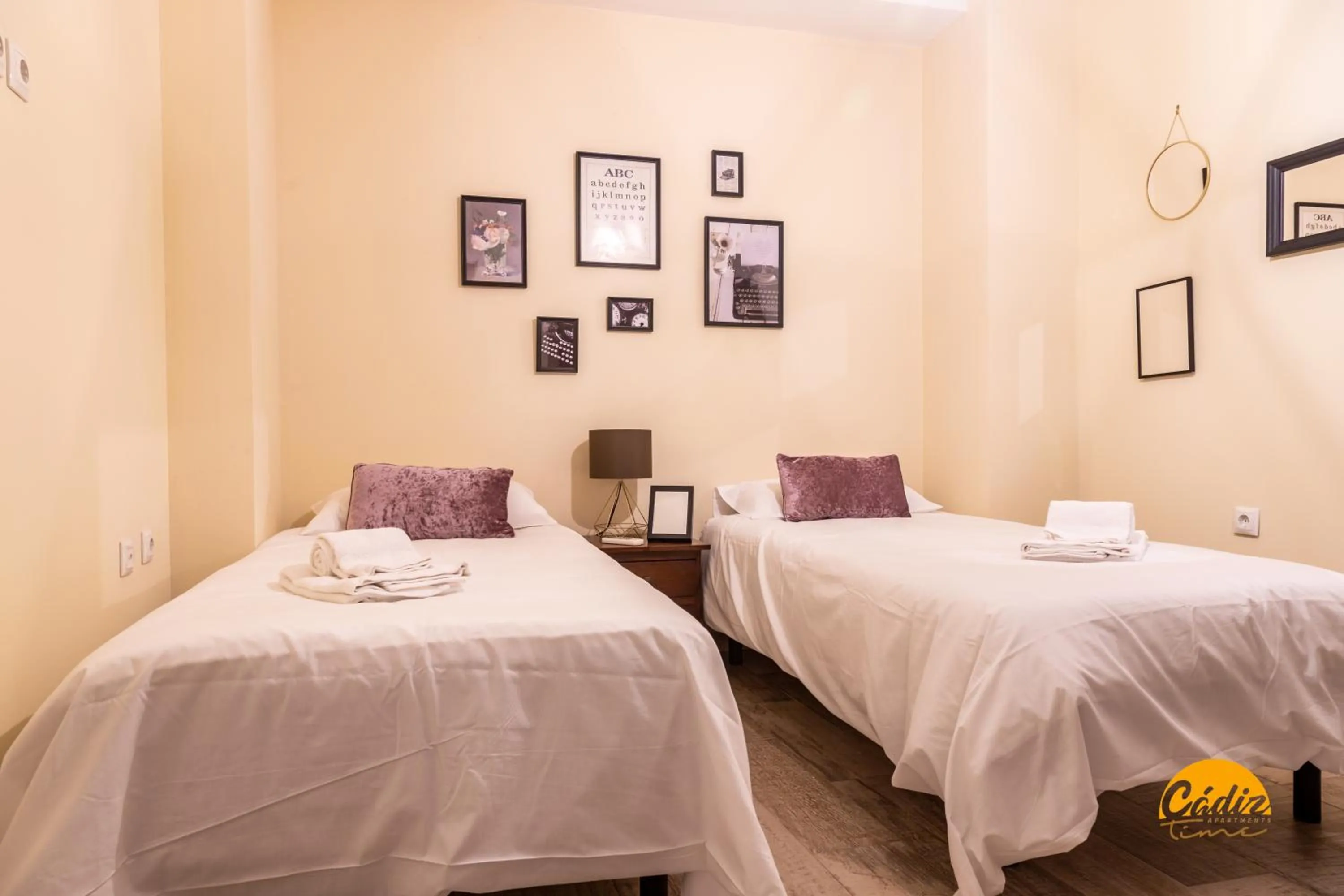 Bed in La Luz de Cadiz by Cadiz Time