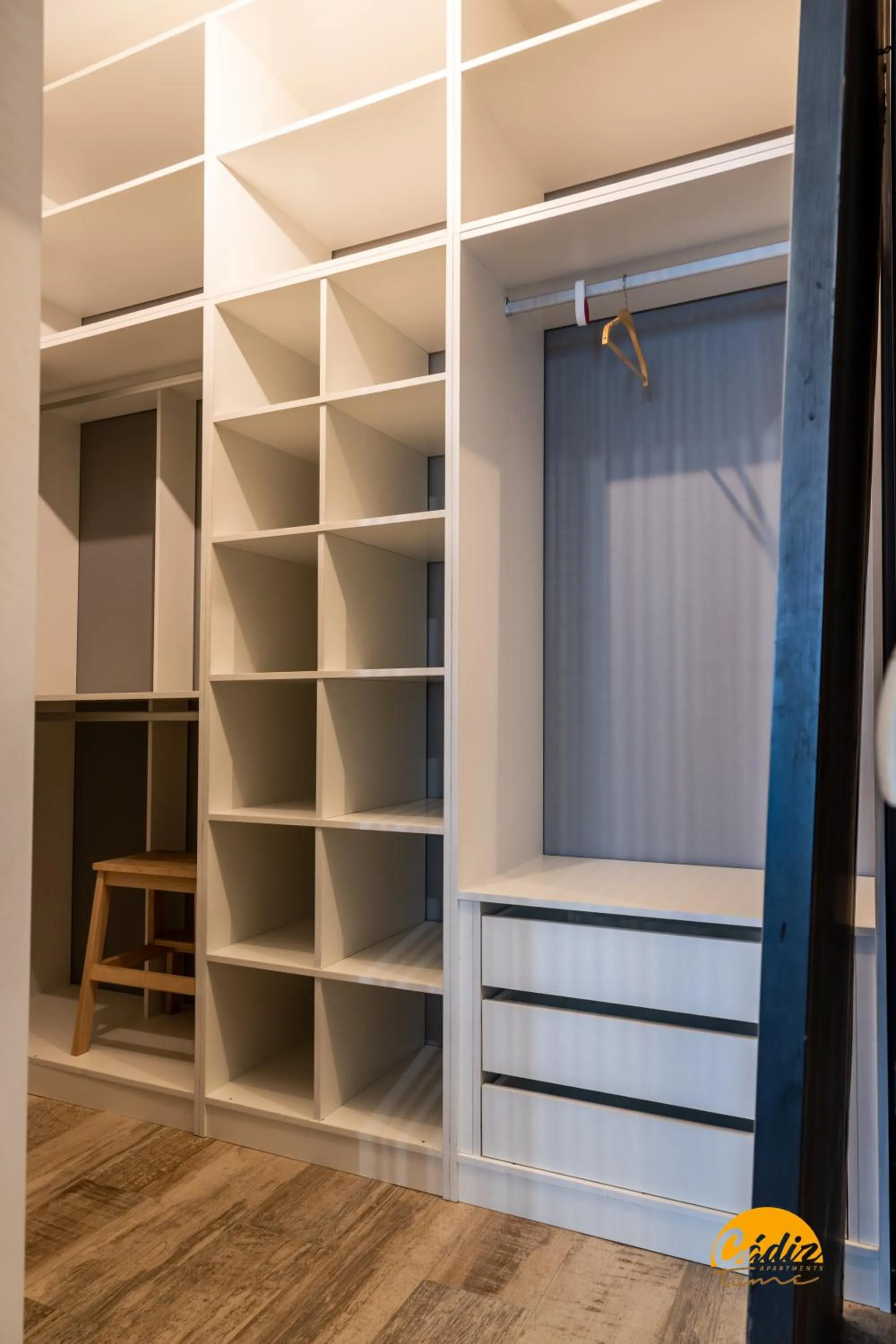 wardrobe in La Luz de Cadiz by Cadiz Time