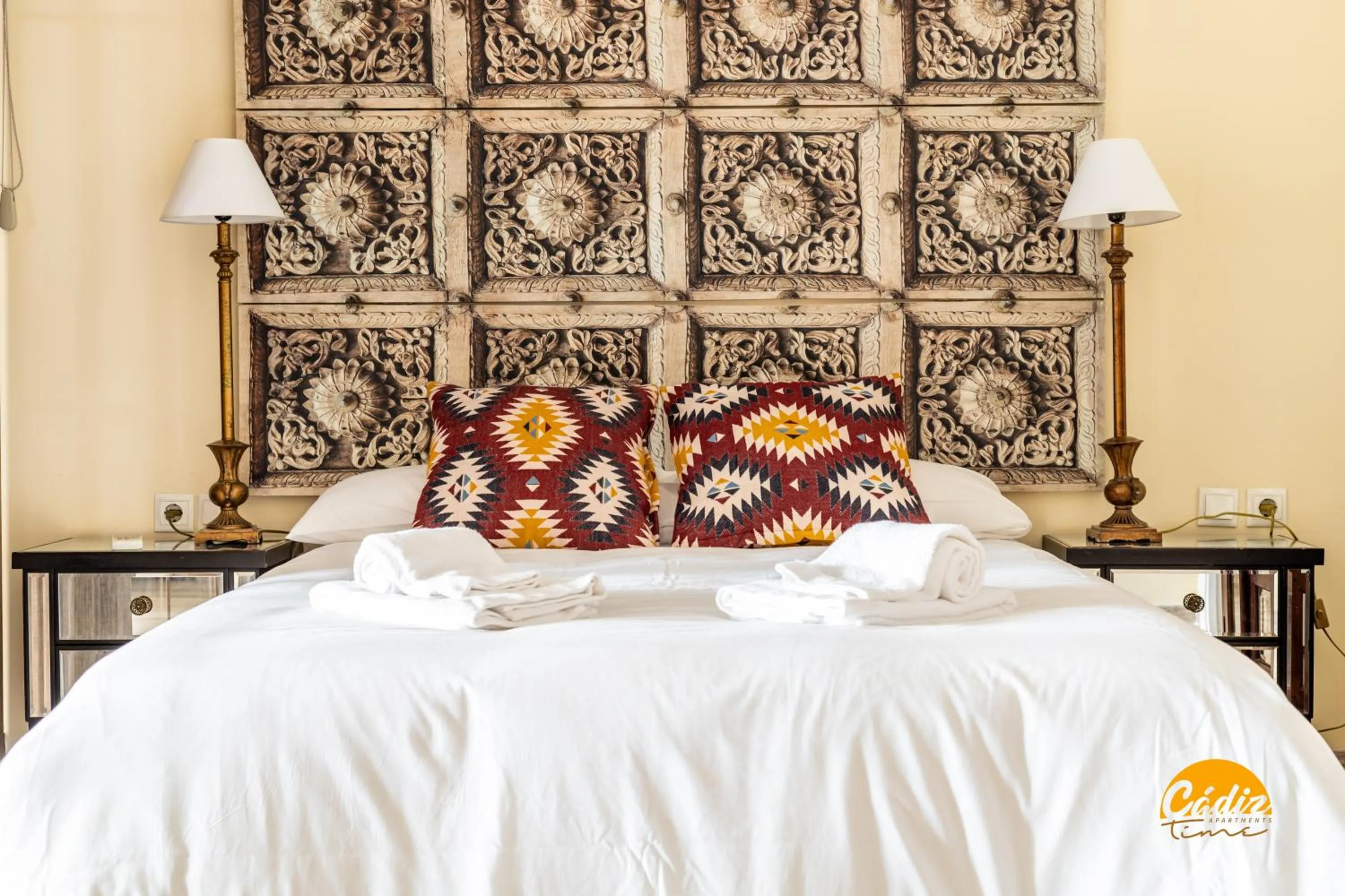 Bed in La Luz de Cadiz by Cadiz Time