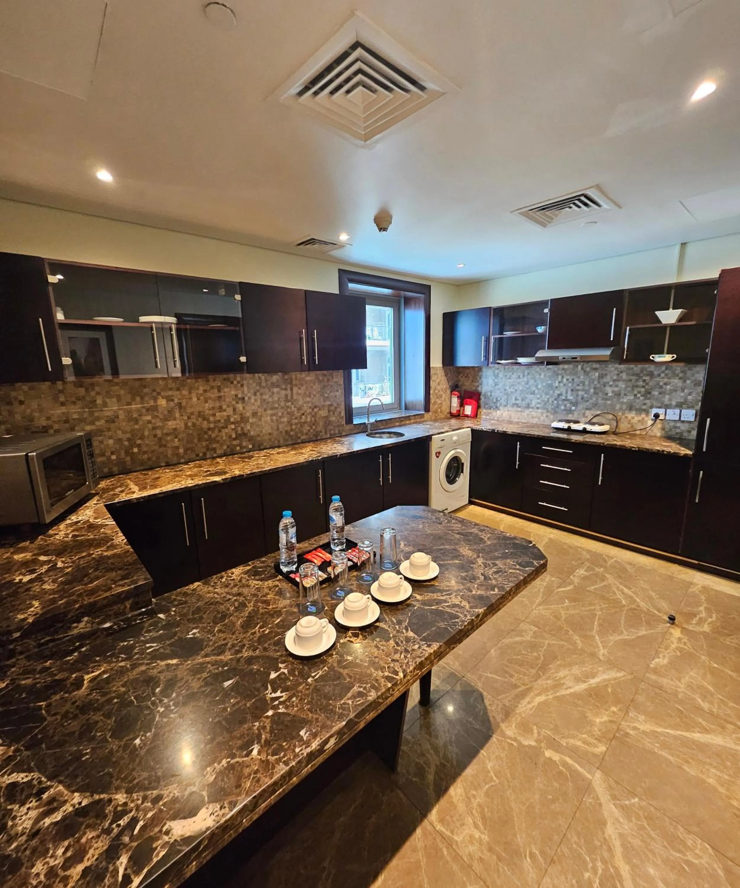 Kitchen or kitchenette in Tulip Creek Hotel Apartments