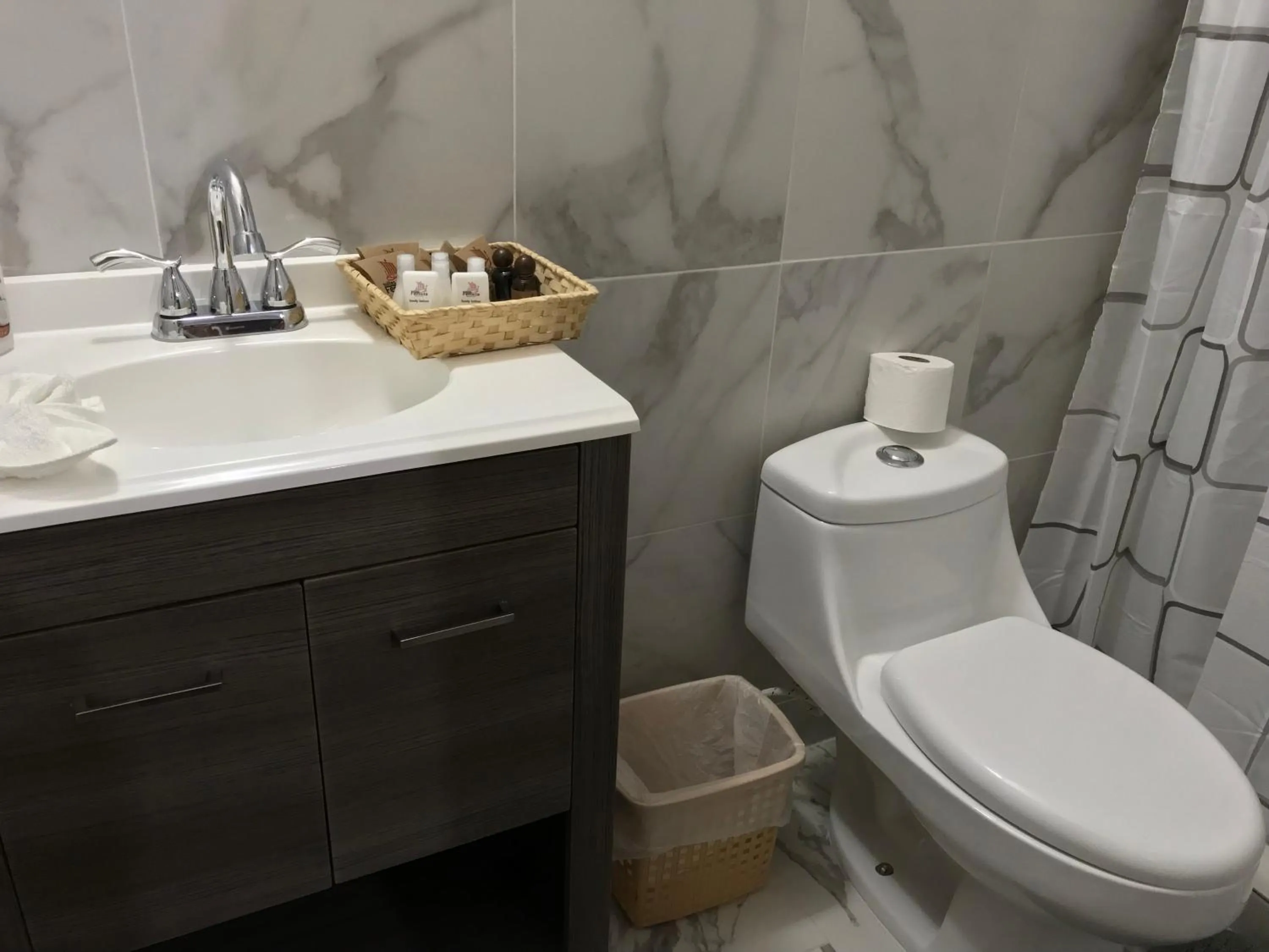 Bathroom in Suites Fenicia