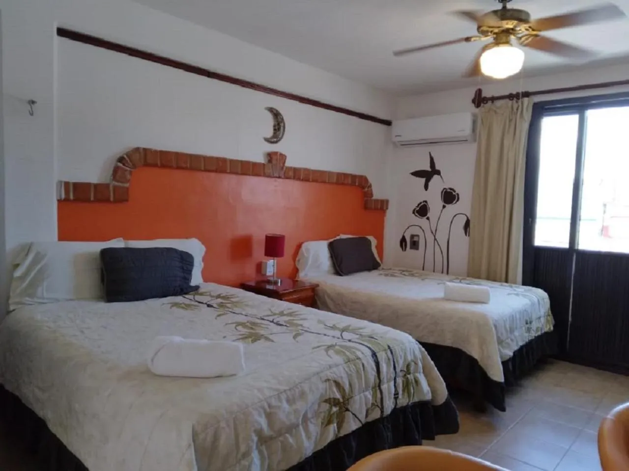 Bed in Suites Fenicia