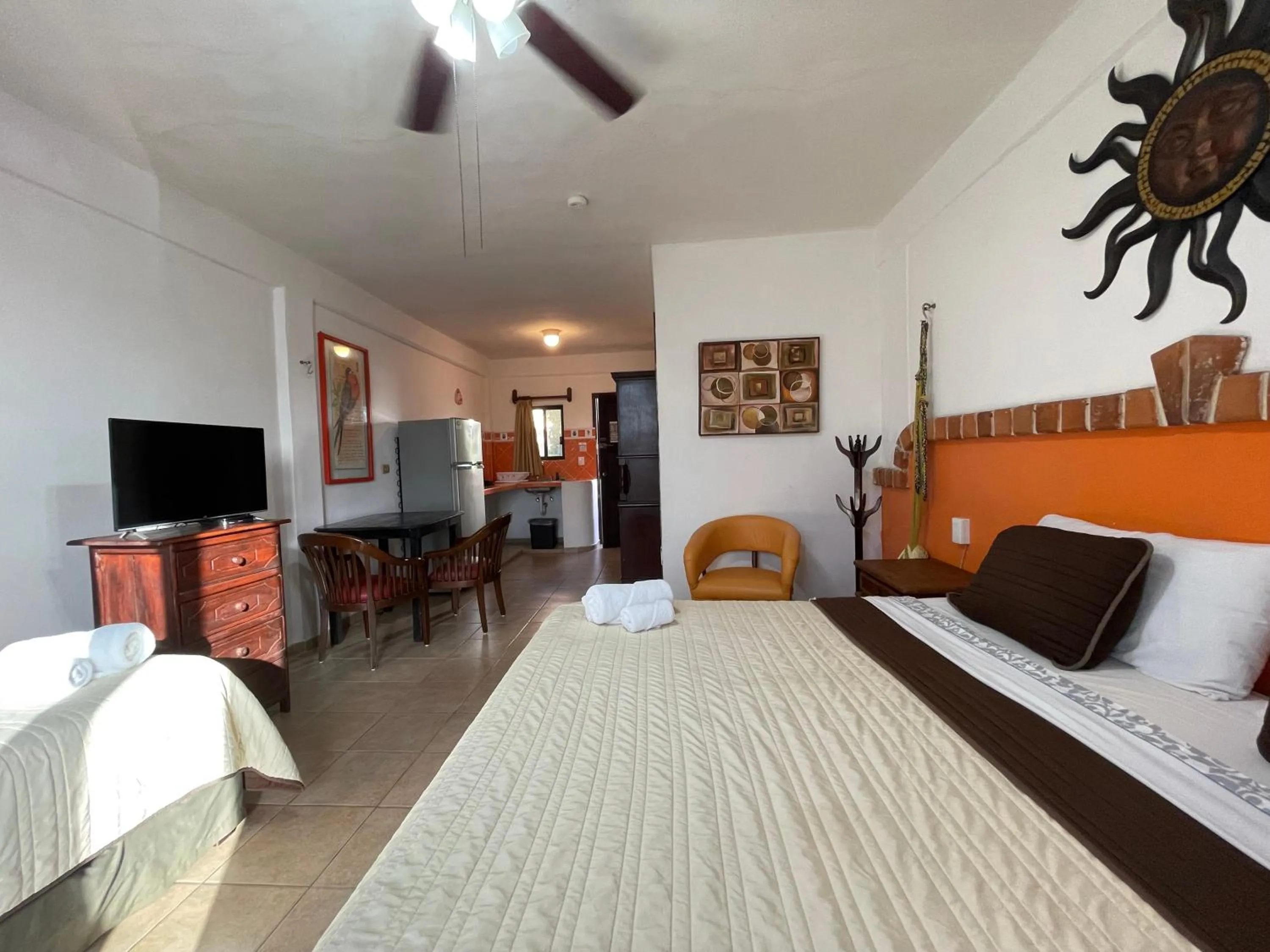 Property building, Bed in Suites Fenicia