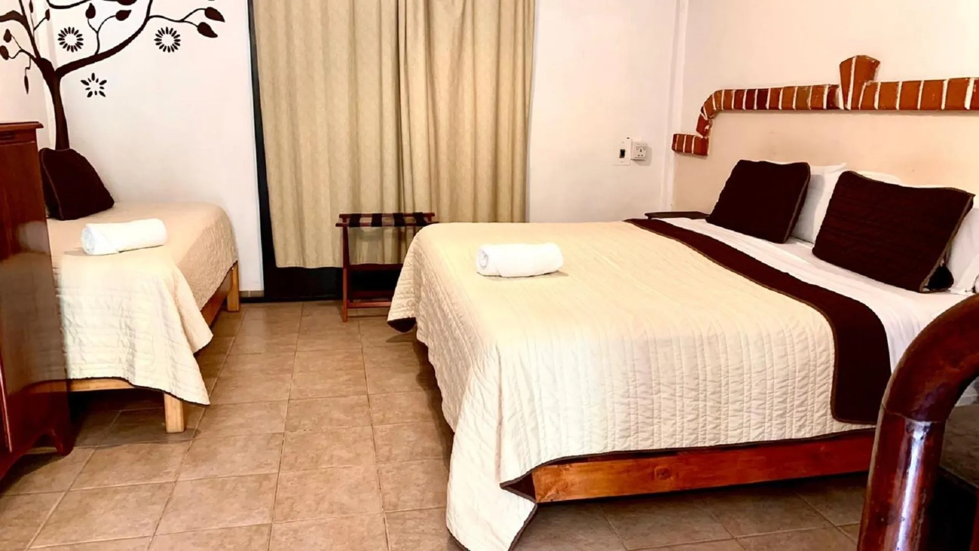 Bed in Suites Fenicia