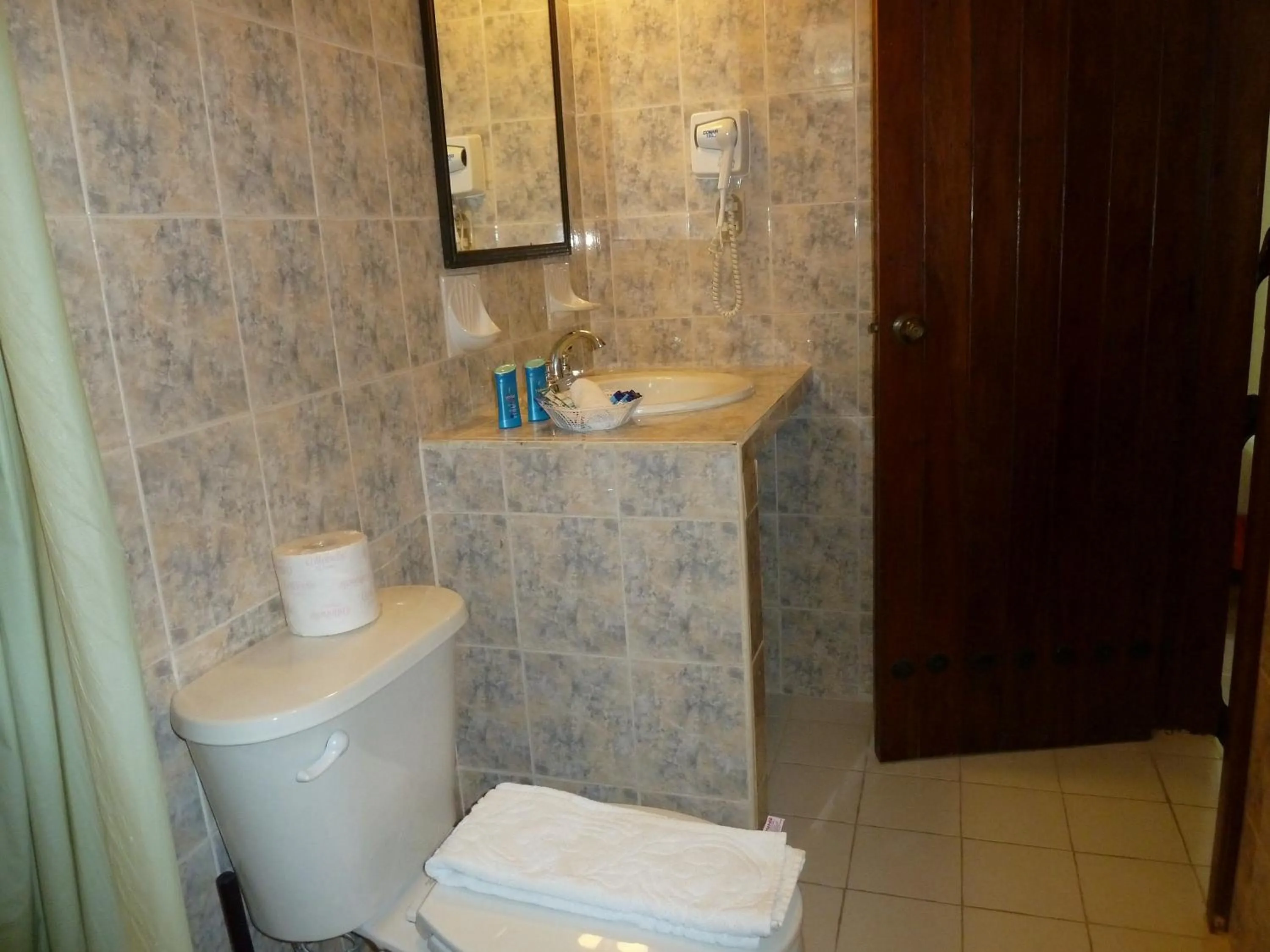 Bathroom in Suites Fenicia