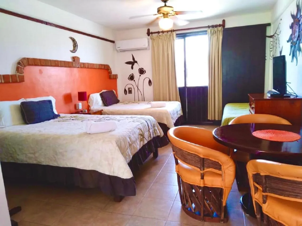 Bed in Suites Fenicia