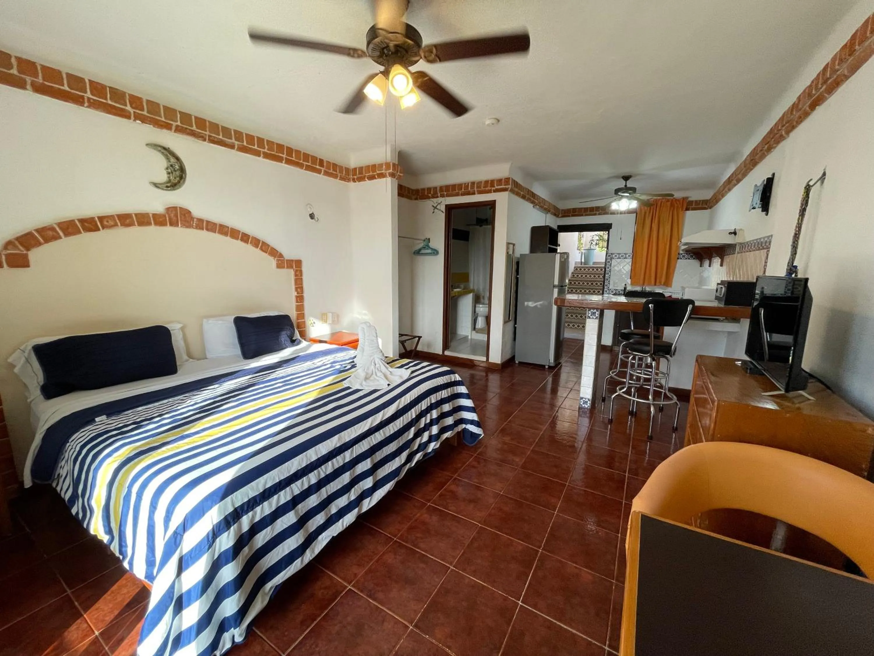 Property building, Bed in Suites Fenicia