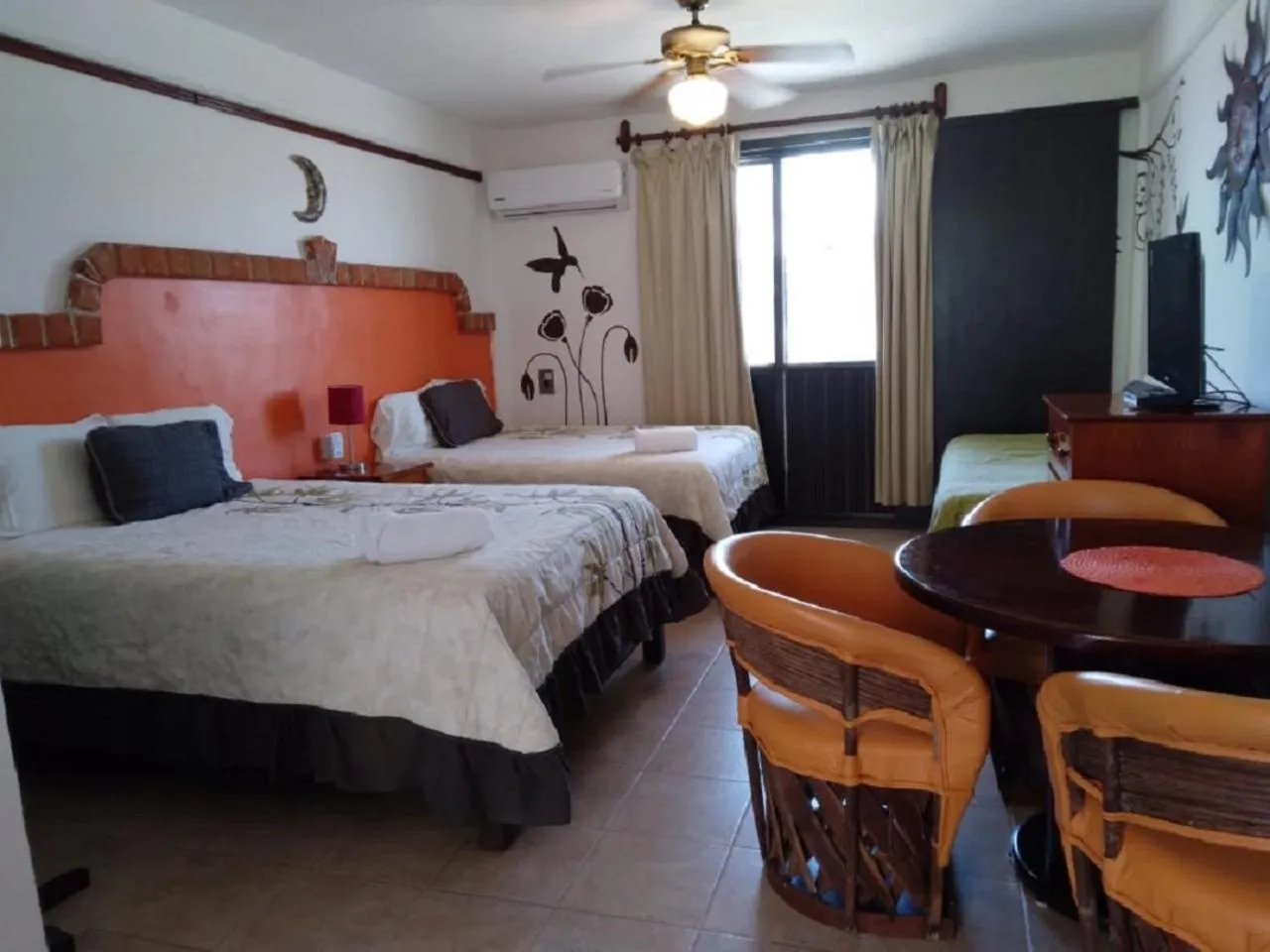 Bed in Suites Fenicia