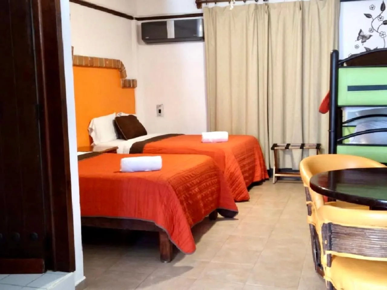 Bed in Suites Fenicia