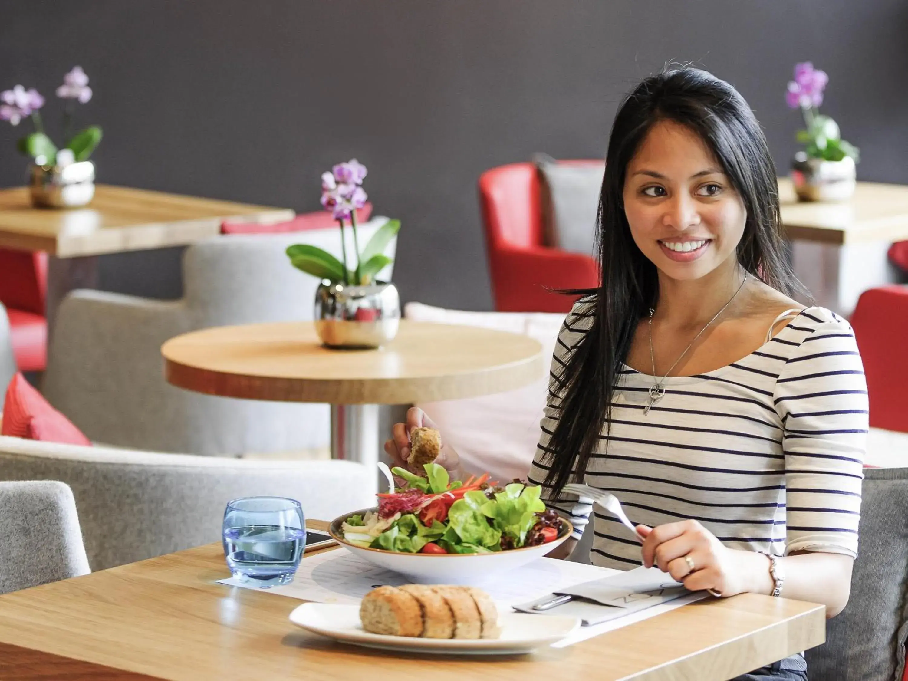 Restaurant/places to eat in Novotel Erlangen Restaurant/places to eat in Novotel Erlangen