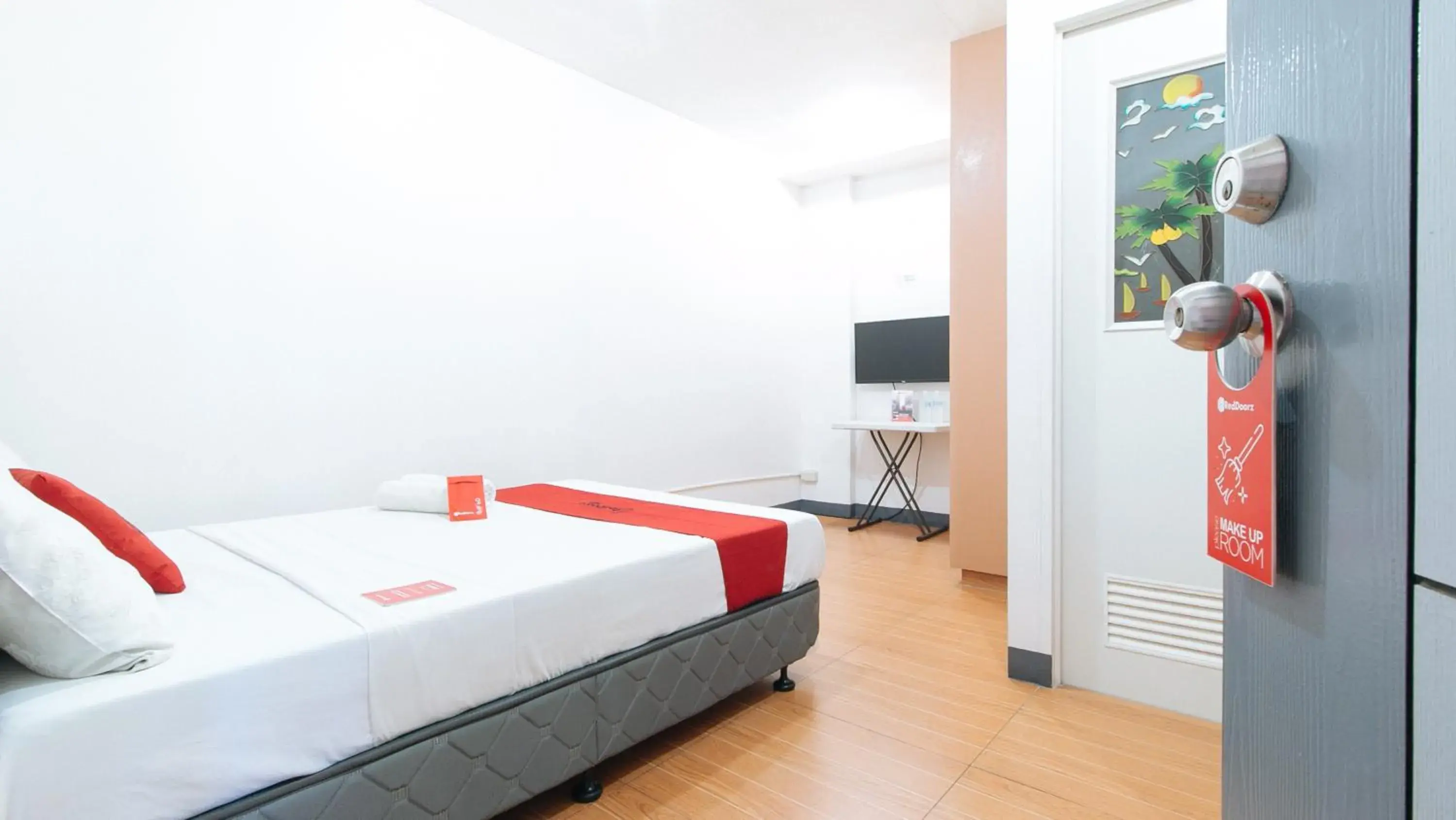 Photo of the whole room, Bed in RedDoorz at CAA Road Las Pinas Photo of the whole room, Bed in RedDoorz at CAA Road Las Pinas