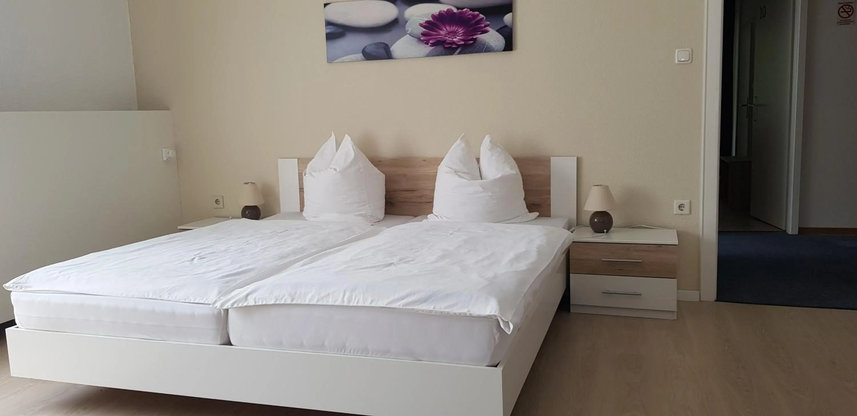 Photo of the whole room, Bed in Hotel Cherusker Hof