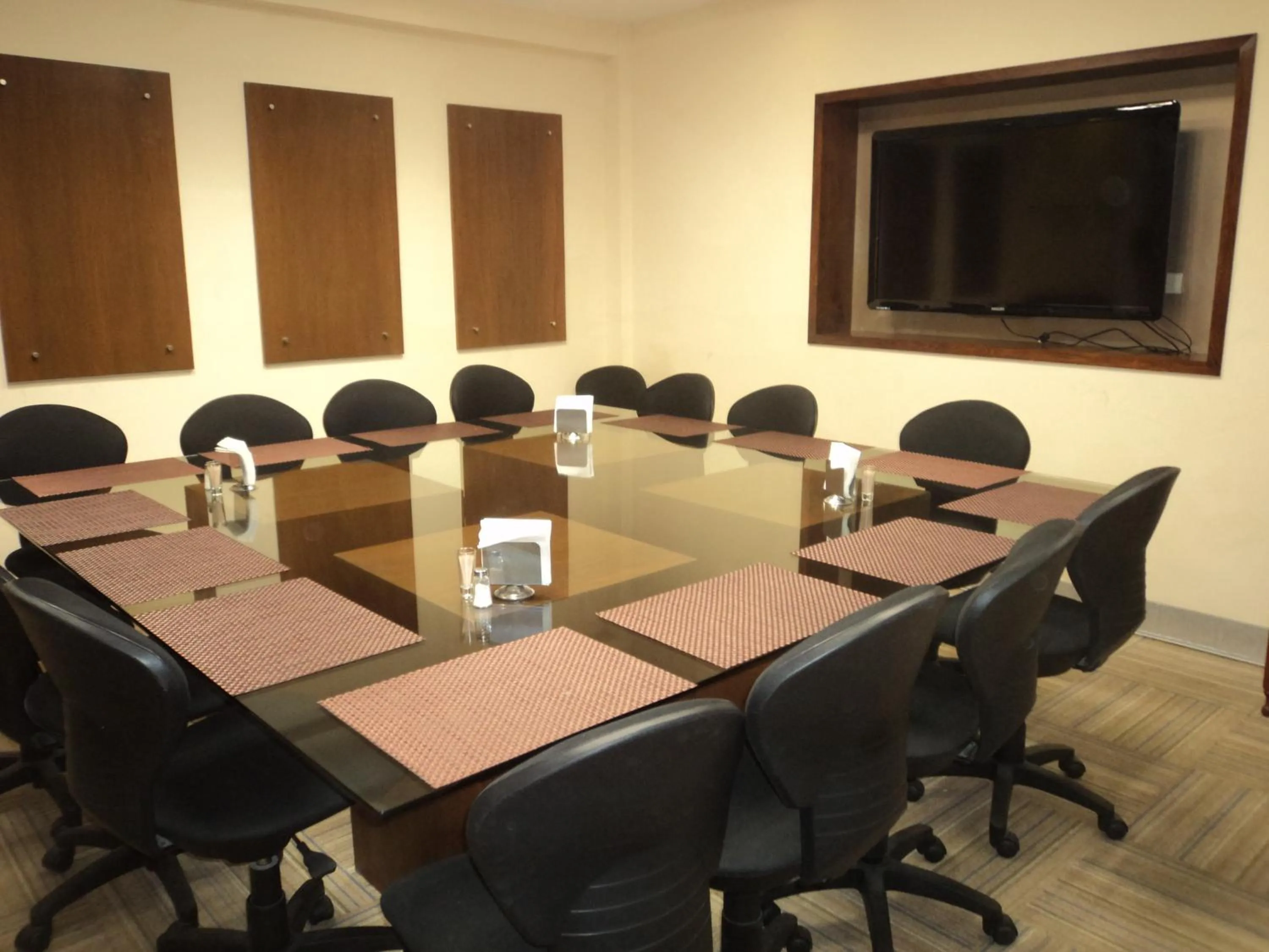 Business facilities in Hotel Fenix
