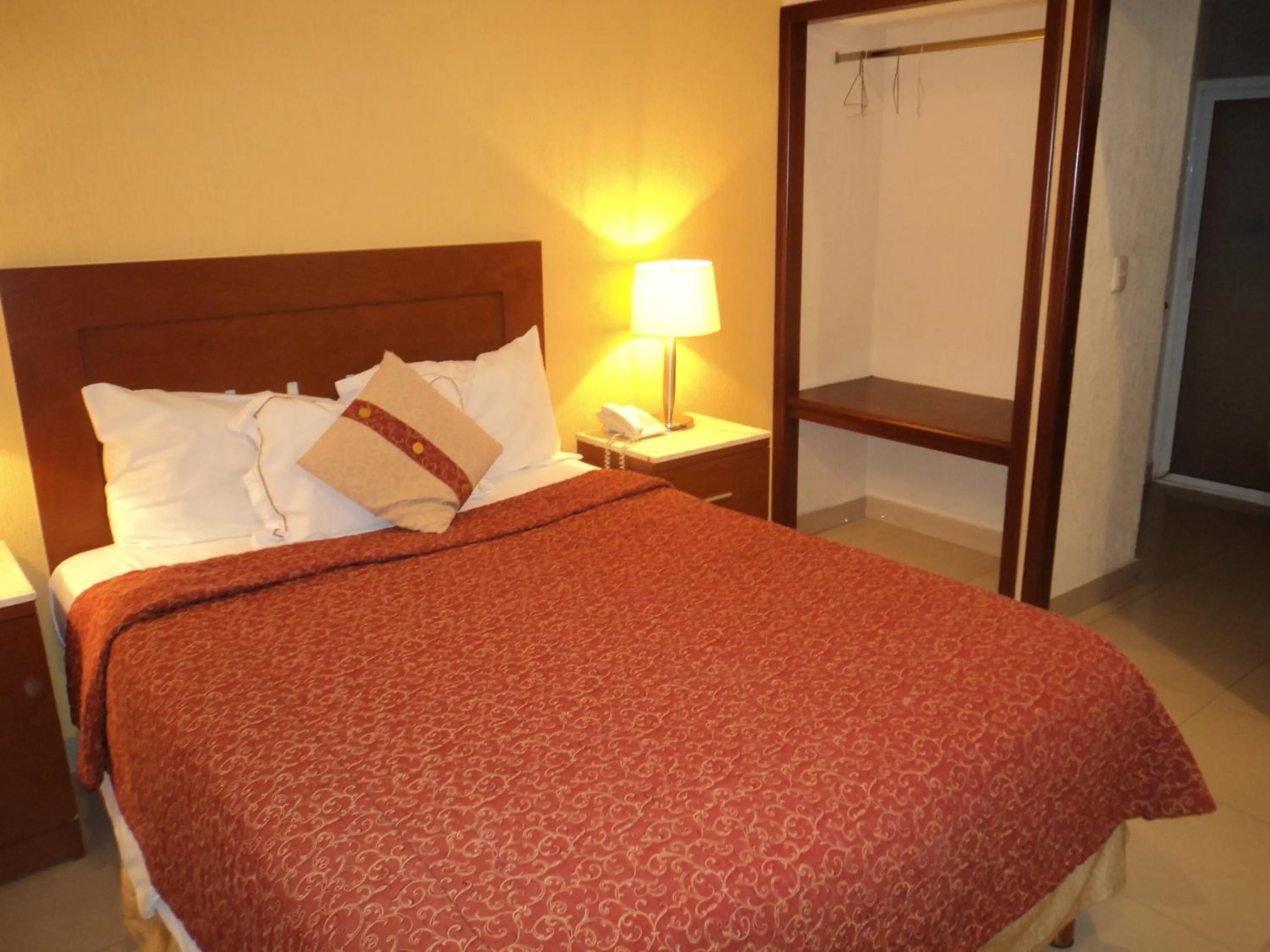 Bed in Hotel Fenix
