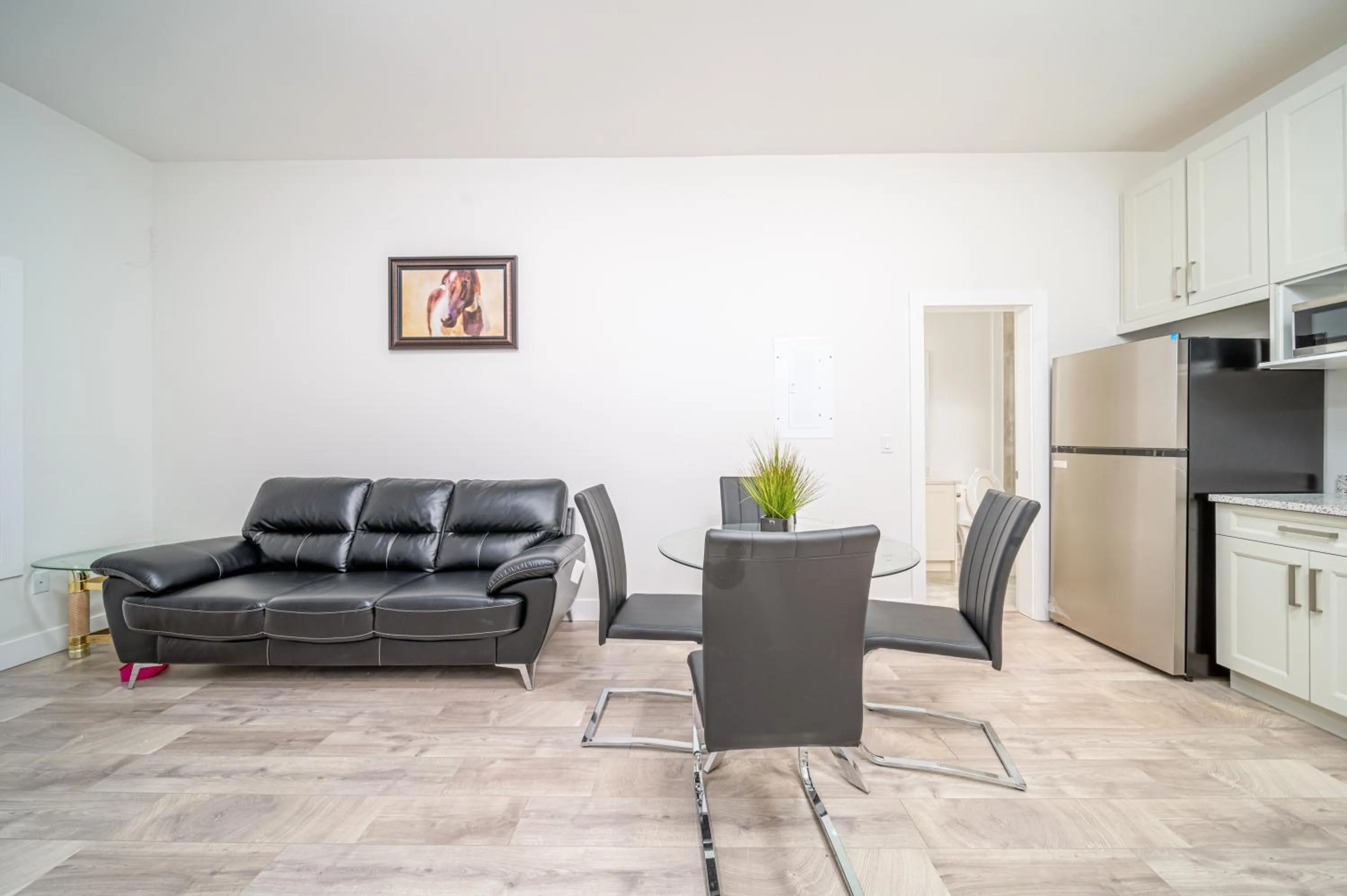 Kitchen or kitchenette in Sun suite