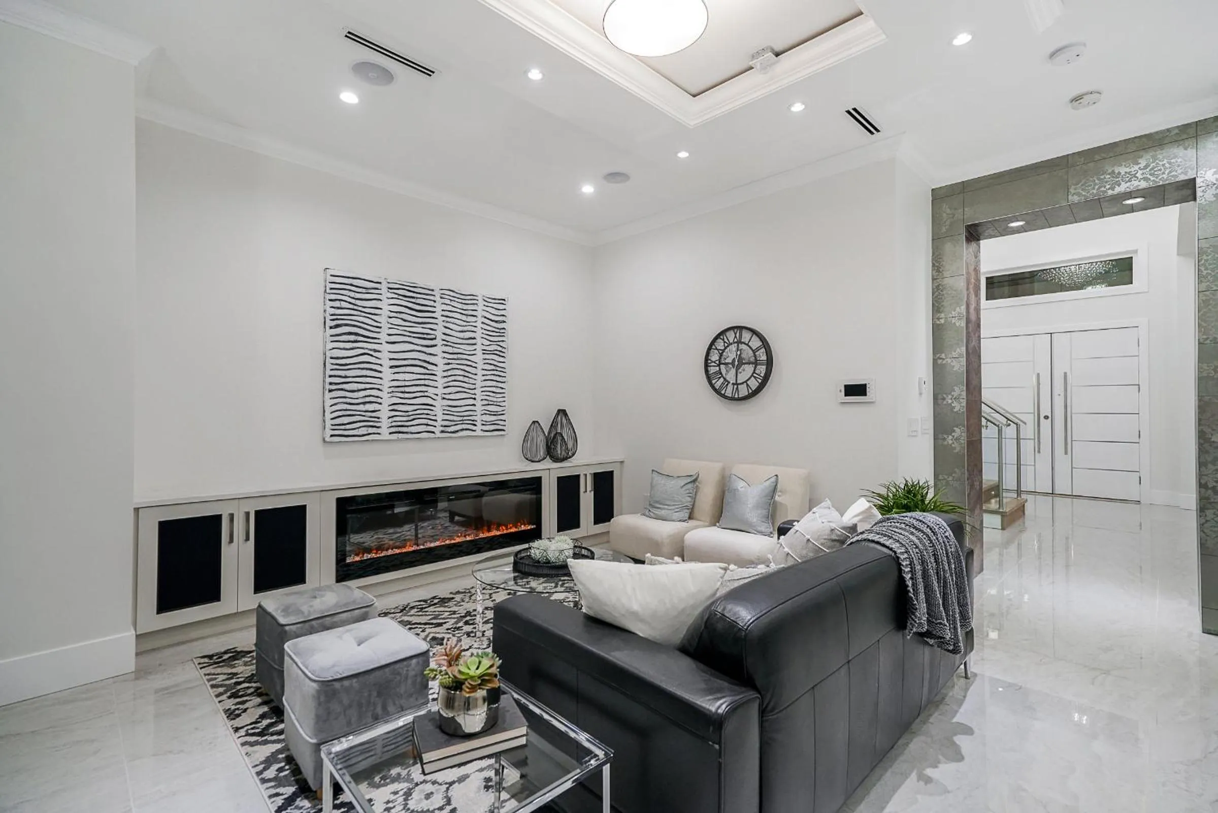 Living room in Sun suite